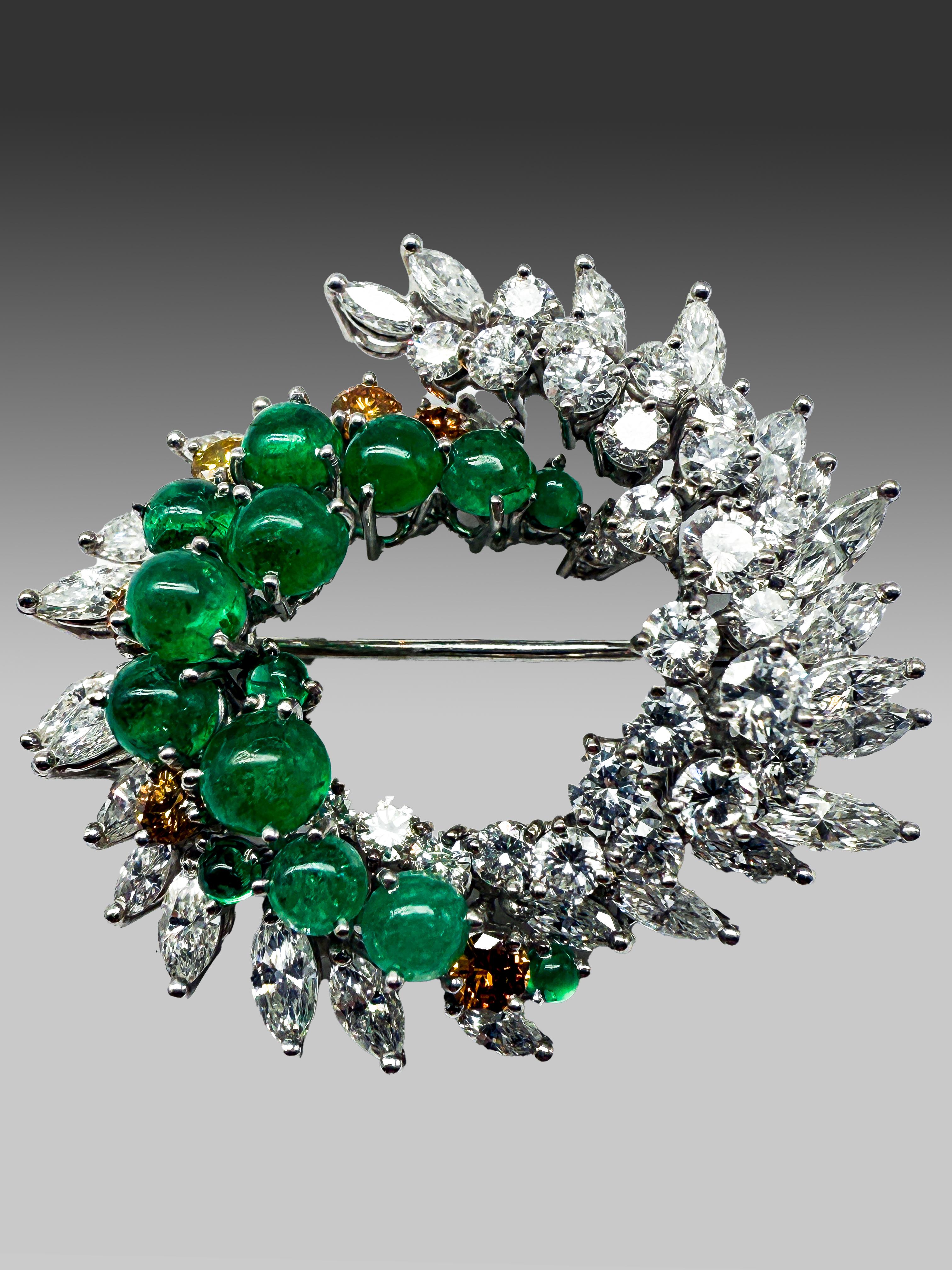 18K White Gold Brooch with Yellow & White Diamonds and Emeralds In Good Condition For Sale In Berlin, DE