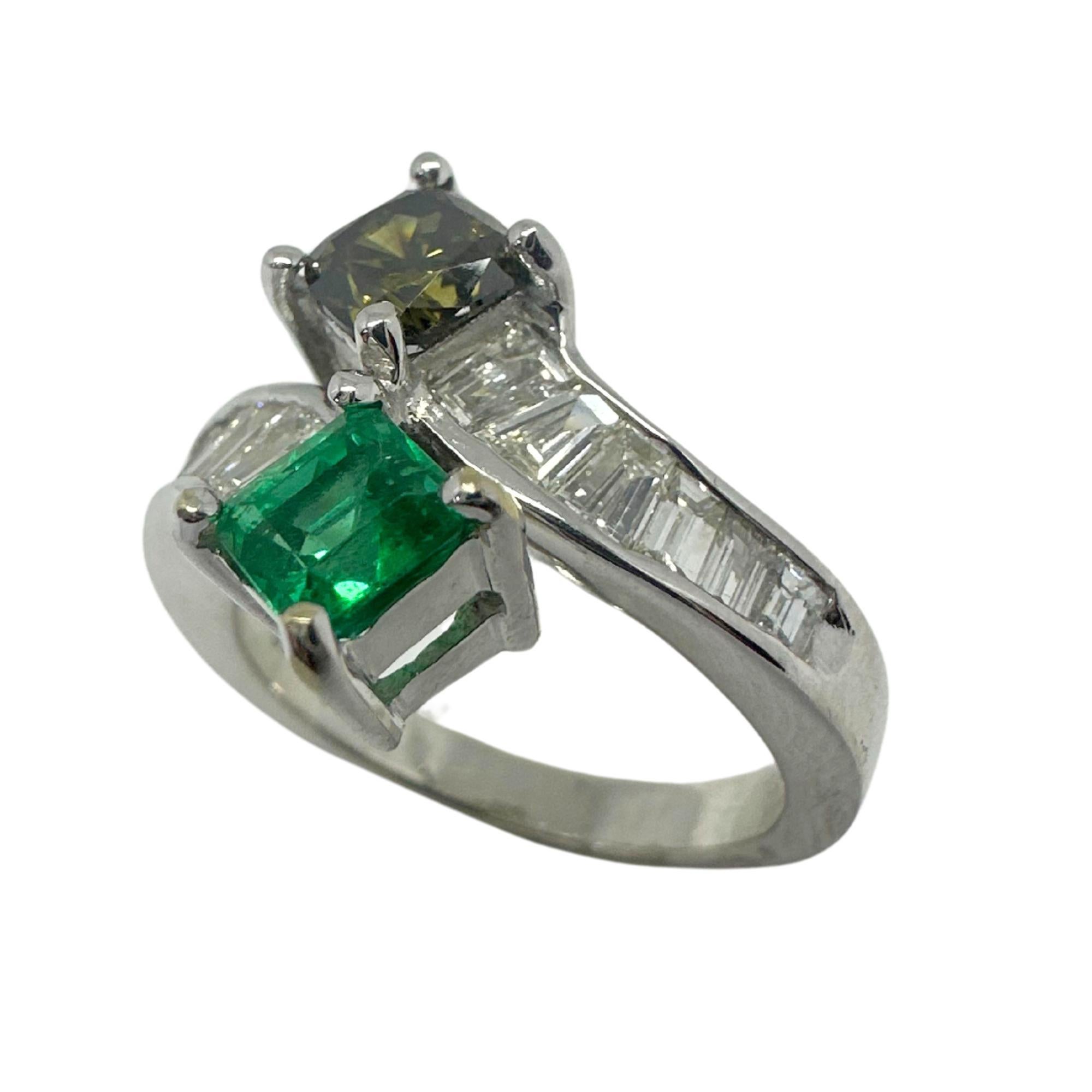 18K White Gold Brown Diamond, Baguette-Cut White Diamond, and Emerald Toi et Moi For Sale 5