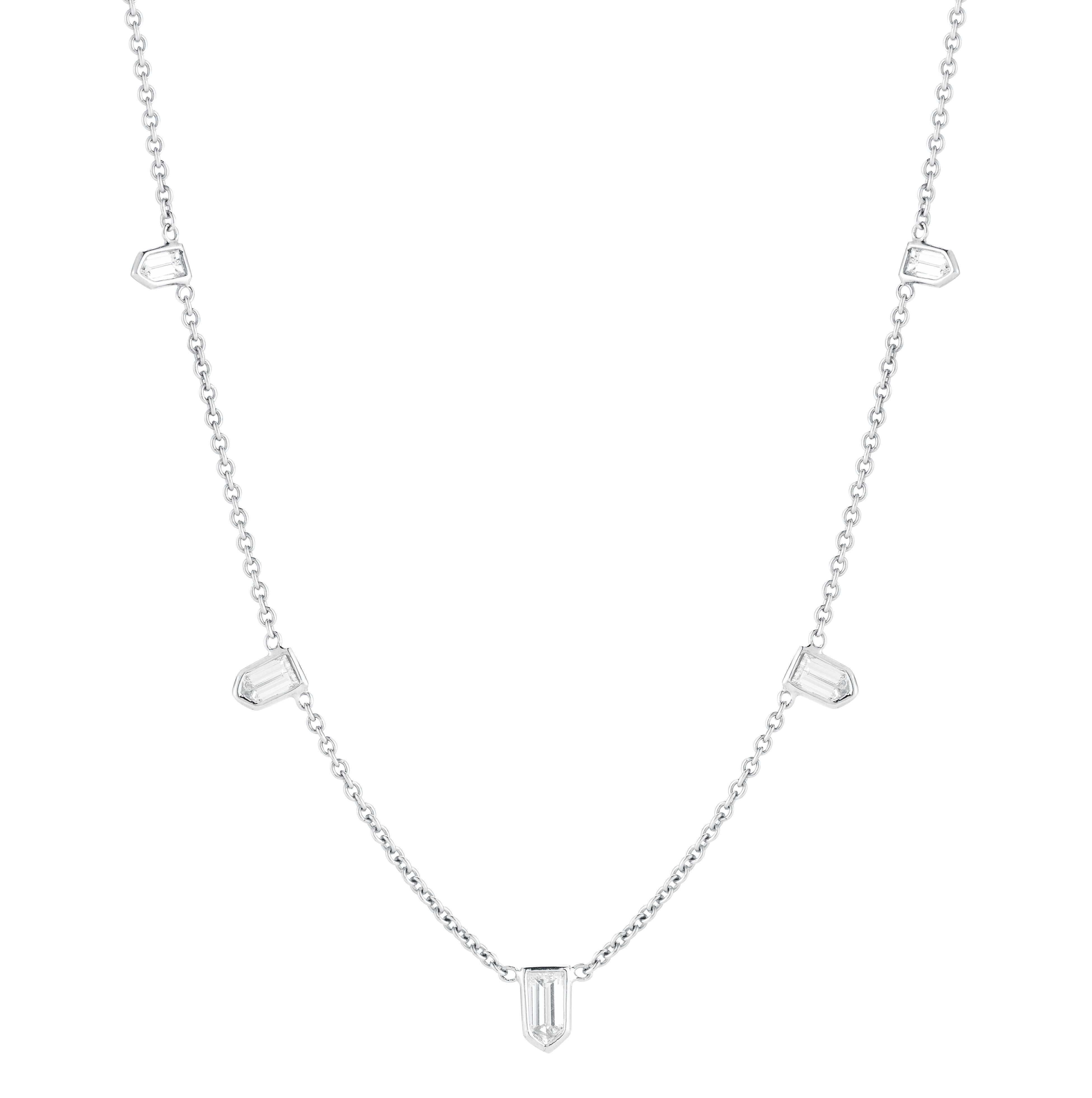 18 Karat White Gold Bullet Diamond Necklace In New Condition For Sale In New York, NY