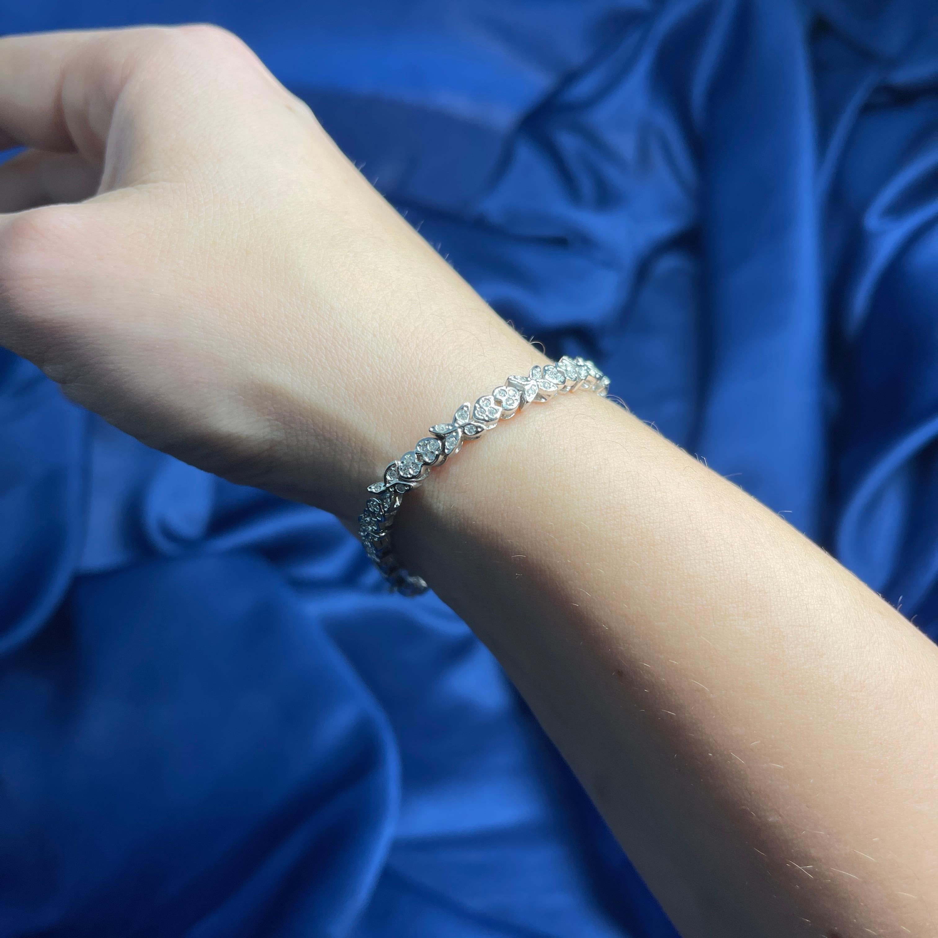 18K White Gold Butterfly Heart Tennis Bracelet with 3.98 Carats of Diamonds For Sale 1