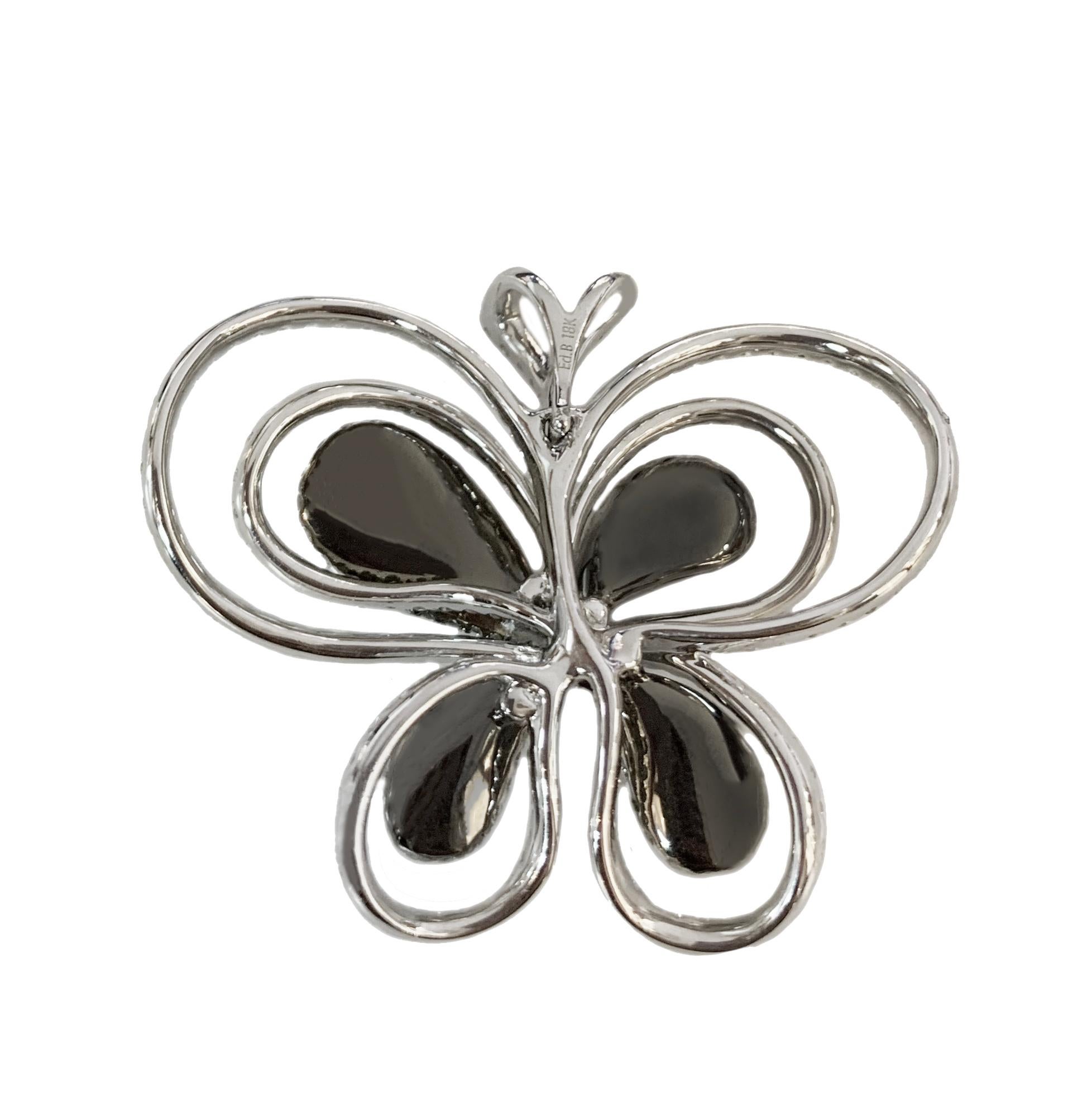 18k White Gold Butterfly Pendant with Diamonds  In New Condition For Sale In New York, NY
