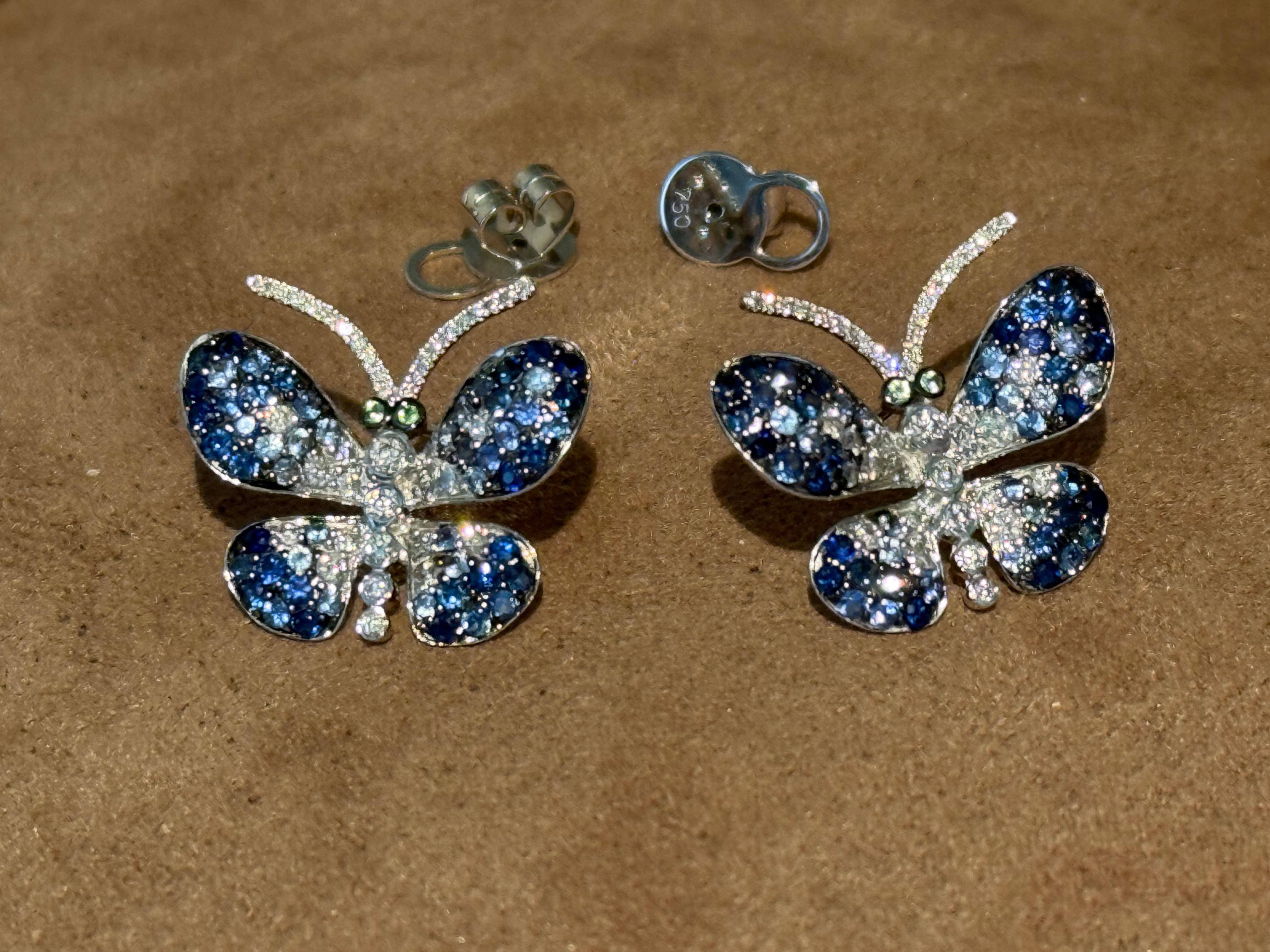 Orecchini a perno a farfalla in oro bianco 18k Zaffiro blu Diamante Tsavorite in vendita 4