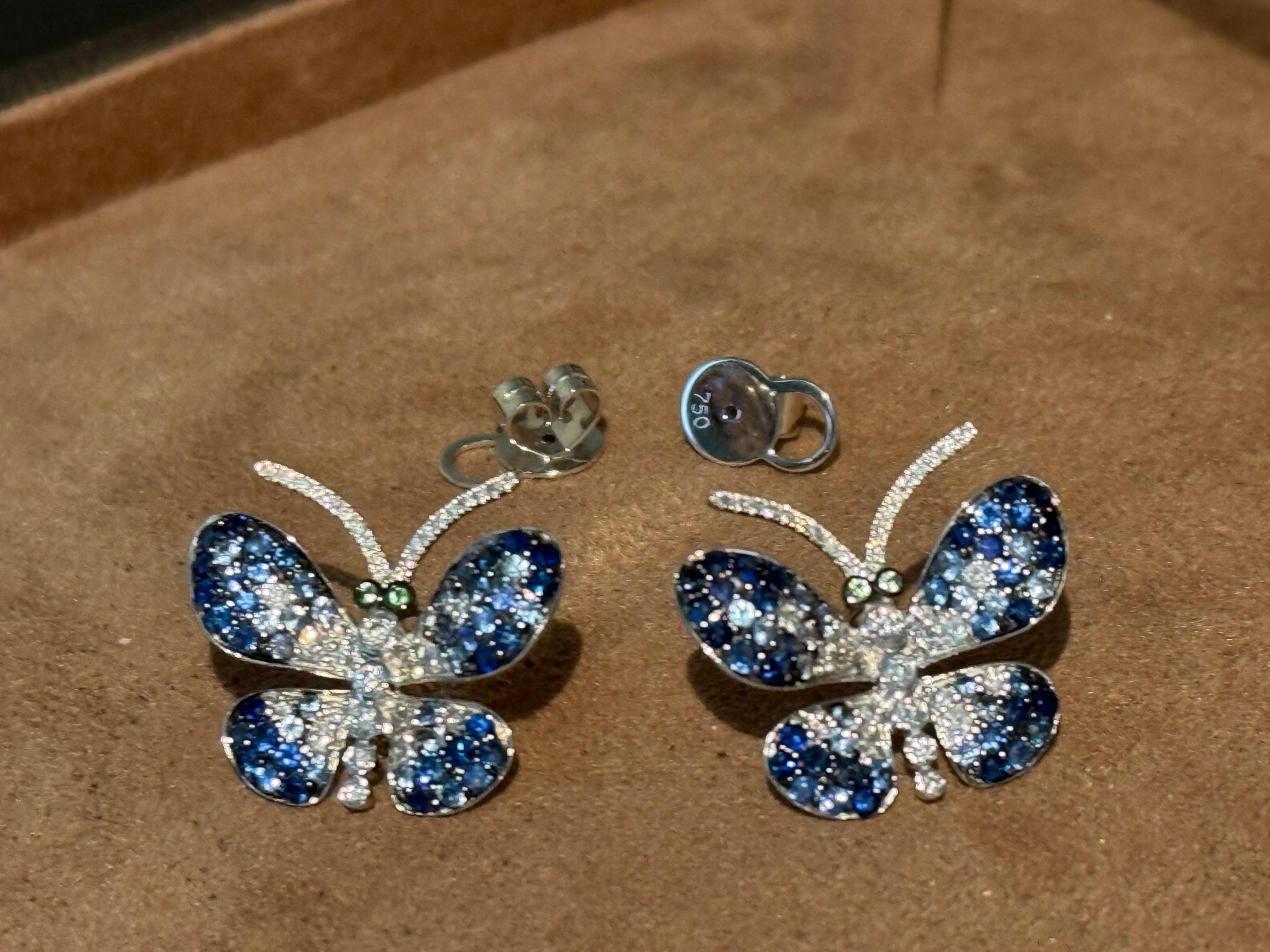 Orecchini a perno a farfalla in oro bianco 18k Zaffiro blu Diamante Tsavorite in vendita 6