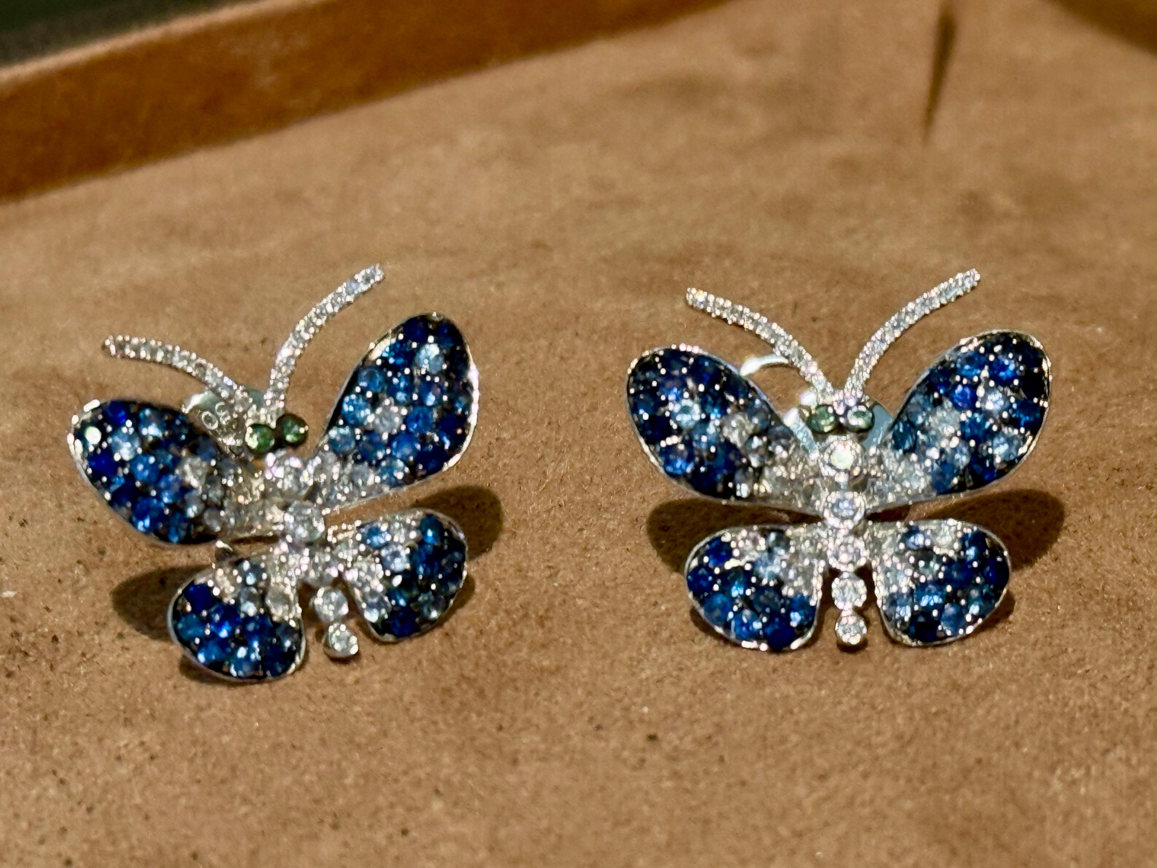 Orecchini a perno a farfalla in oro bianco 18k Zaffiro blu Diamante Tsavorite in vendita 2