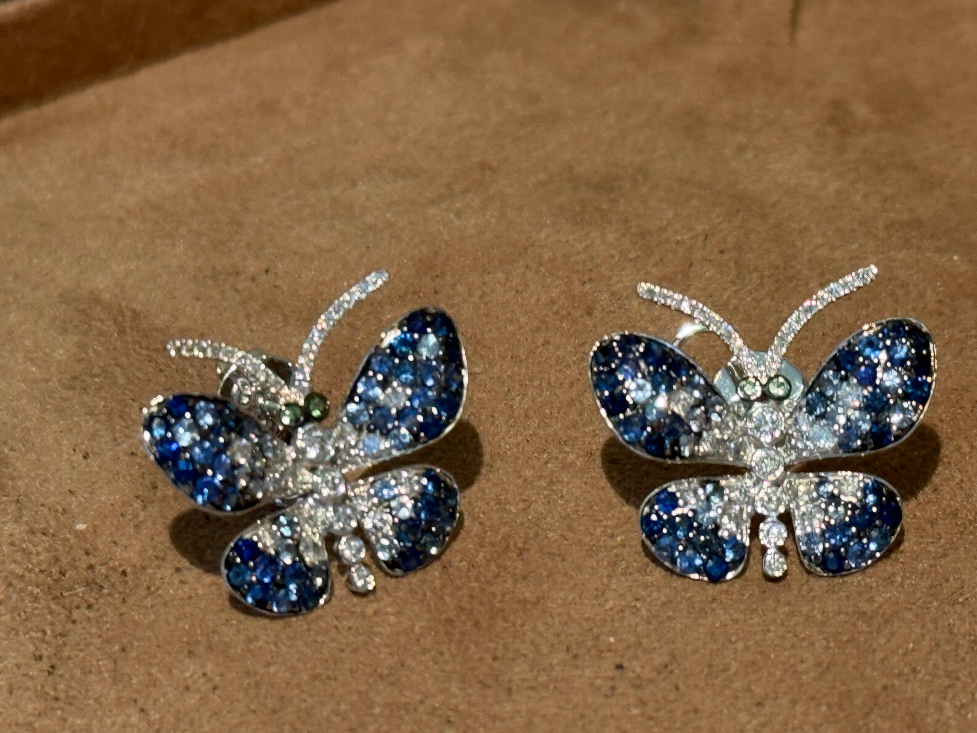 Orecchini a perno a farfalla in oro bianco 18k Zaffiro blu Diamante Tsavorite in vendita 3