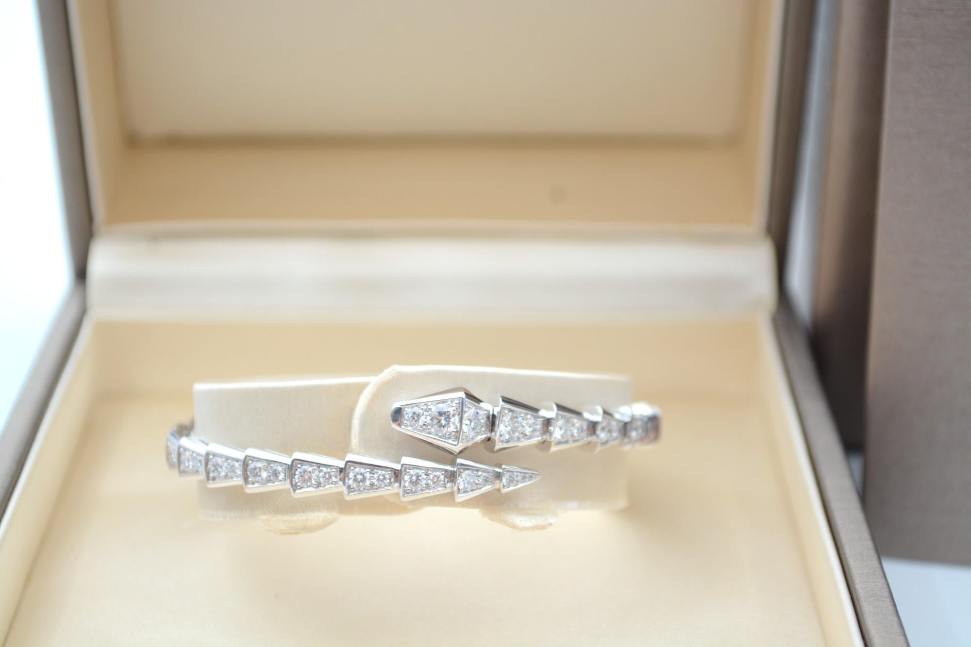18K White gold Bvlgari Serpenti Viper bracelet with diamonds full set 2