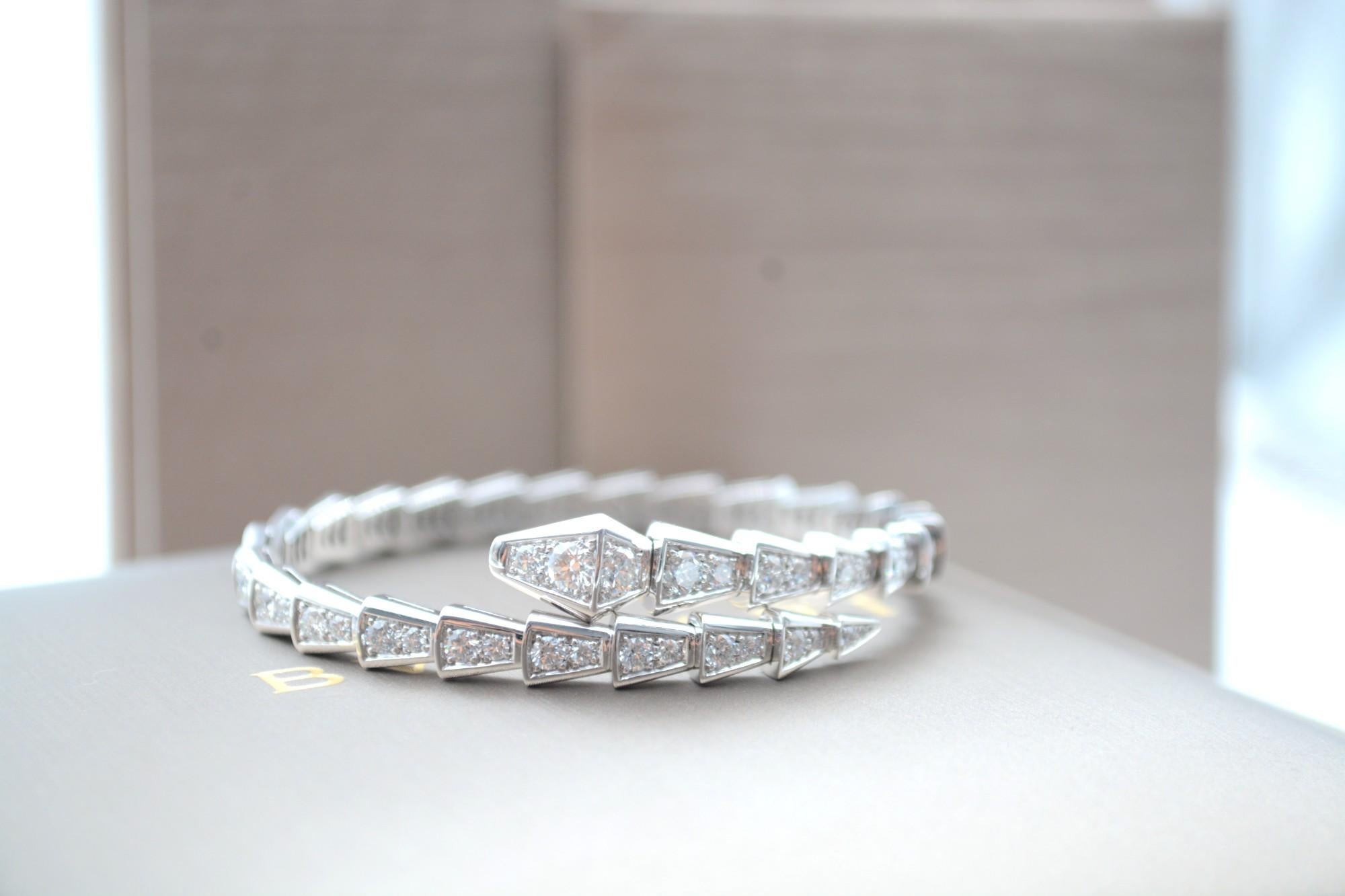 18K White gold Bvlgari Serpenti Viper bracelet with diamonds full set 3