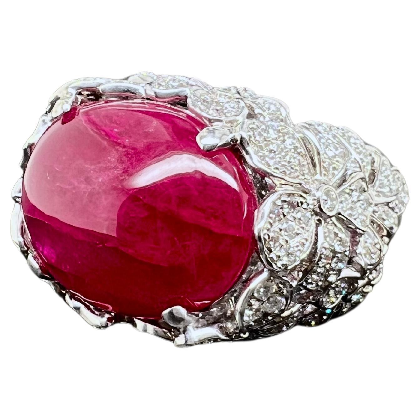 18k White Gold Cabochon Ruby Ring with Diamonds For Sale