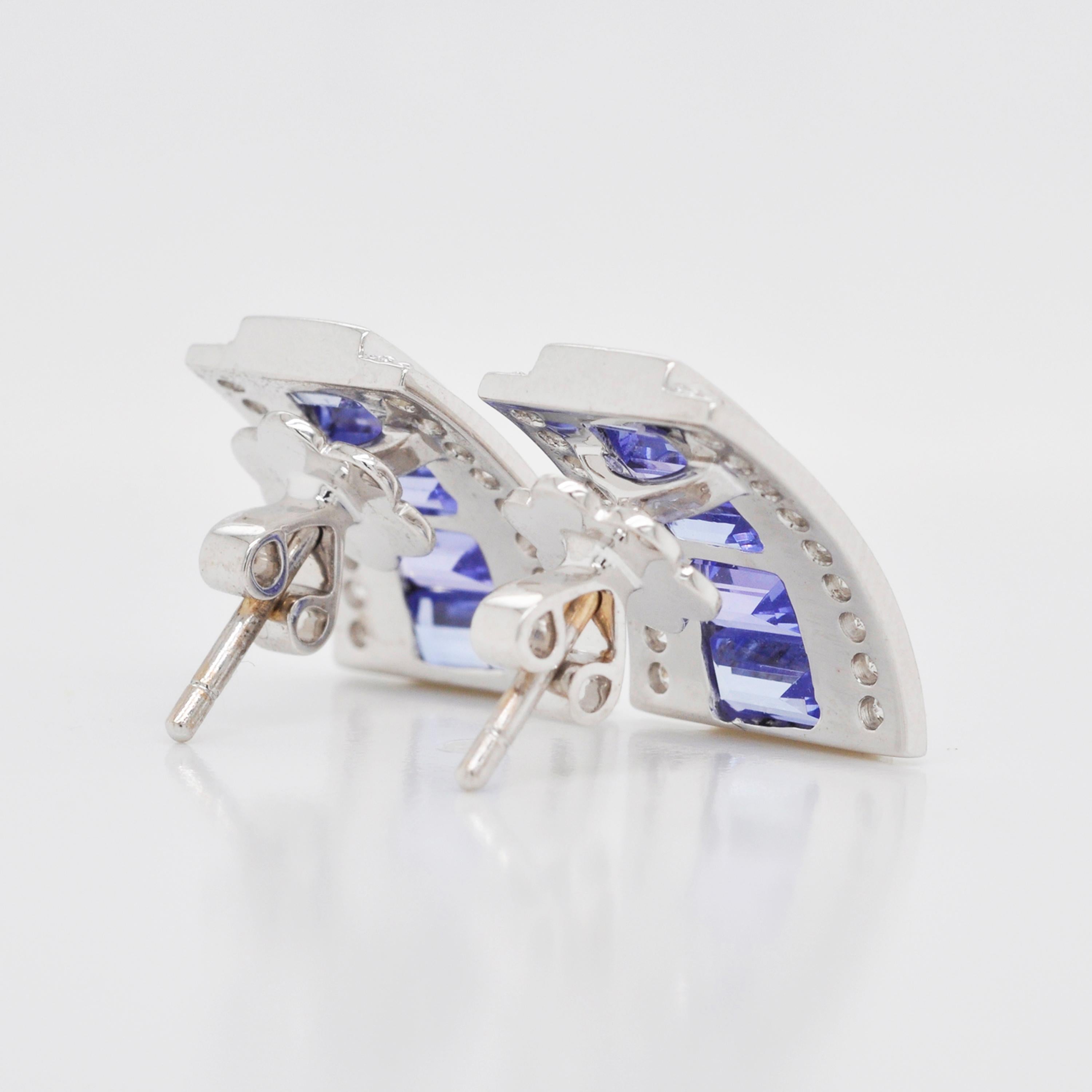 Clous d'oreilles de style Art déco en or blanc 18 carats avec tanzanite et diamants taille baguette en vente 5