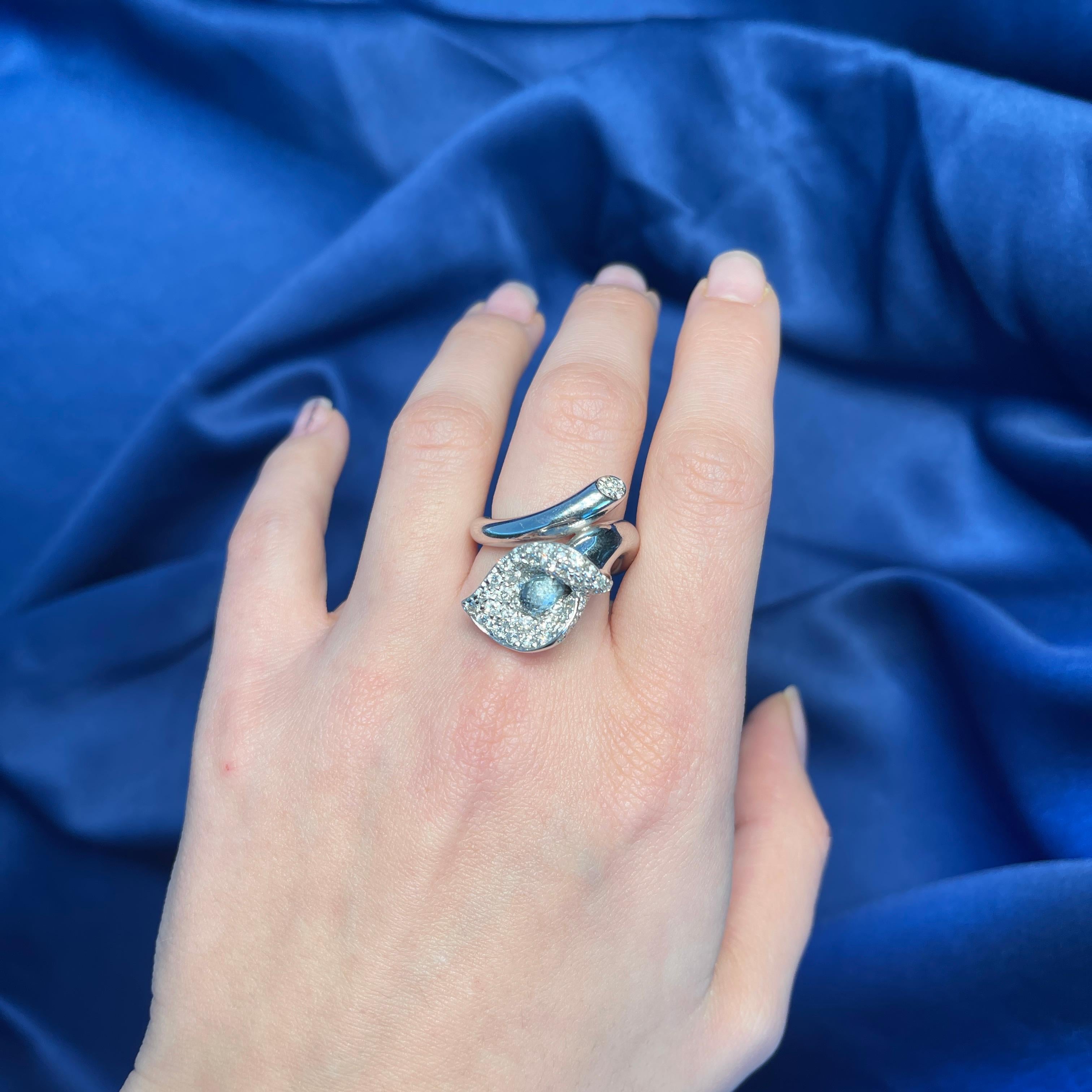 18K White Gold Calla Lily Ring with Diamonds and Sapphire For Sale 5