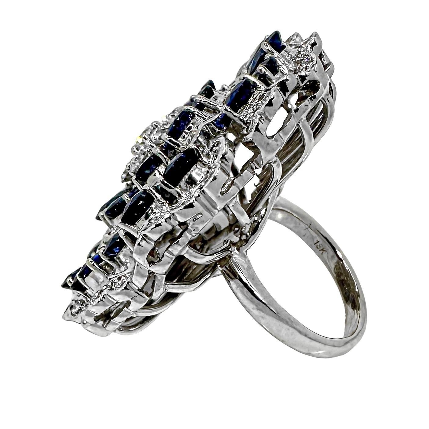 Bague en or blanc 18K Camellia Design/One avec saphirs et diamants 1.5 pouces de diamètre Pour femmes en vente