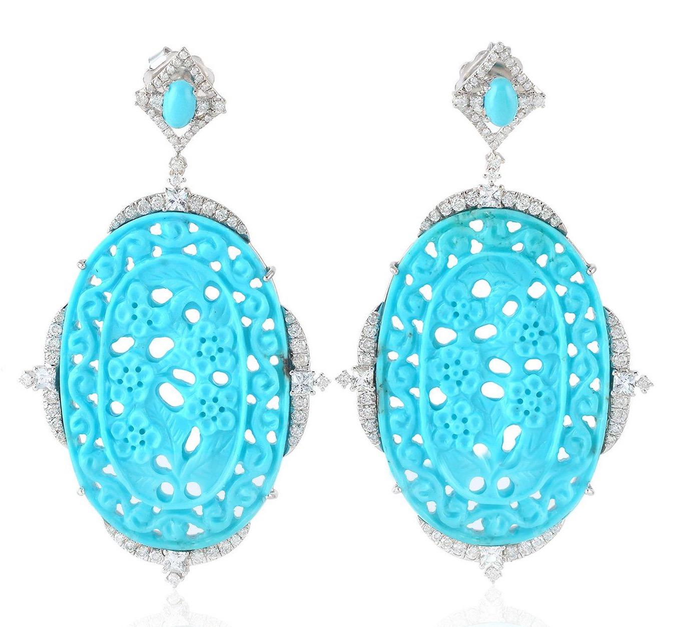 Taille mixte Boucles d'oreilles en or blanc 18 carats avec turquoise sculptée et diamants de 48,03 carats en vente