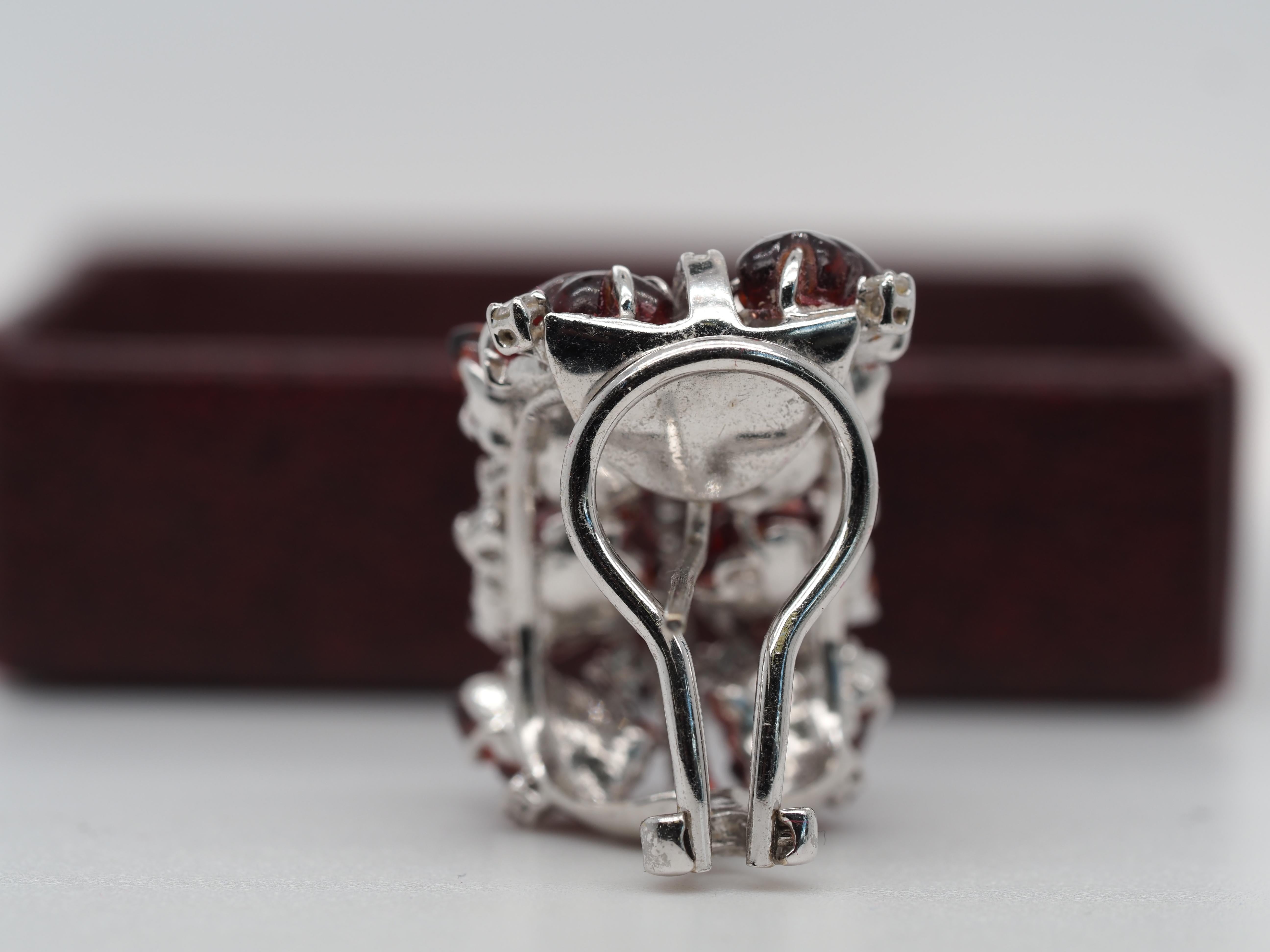 18k White Gold Carved Garnet and Diamond Clip Earrings In Good Condition For Sale In Atlanta, GA