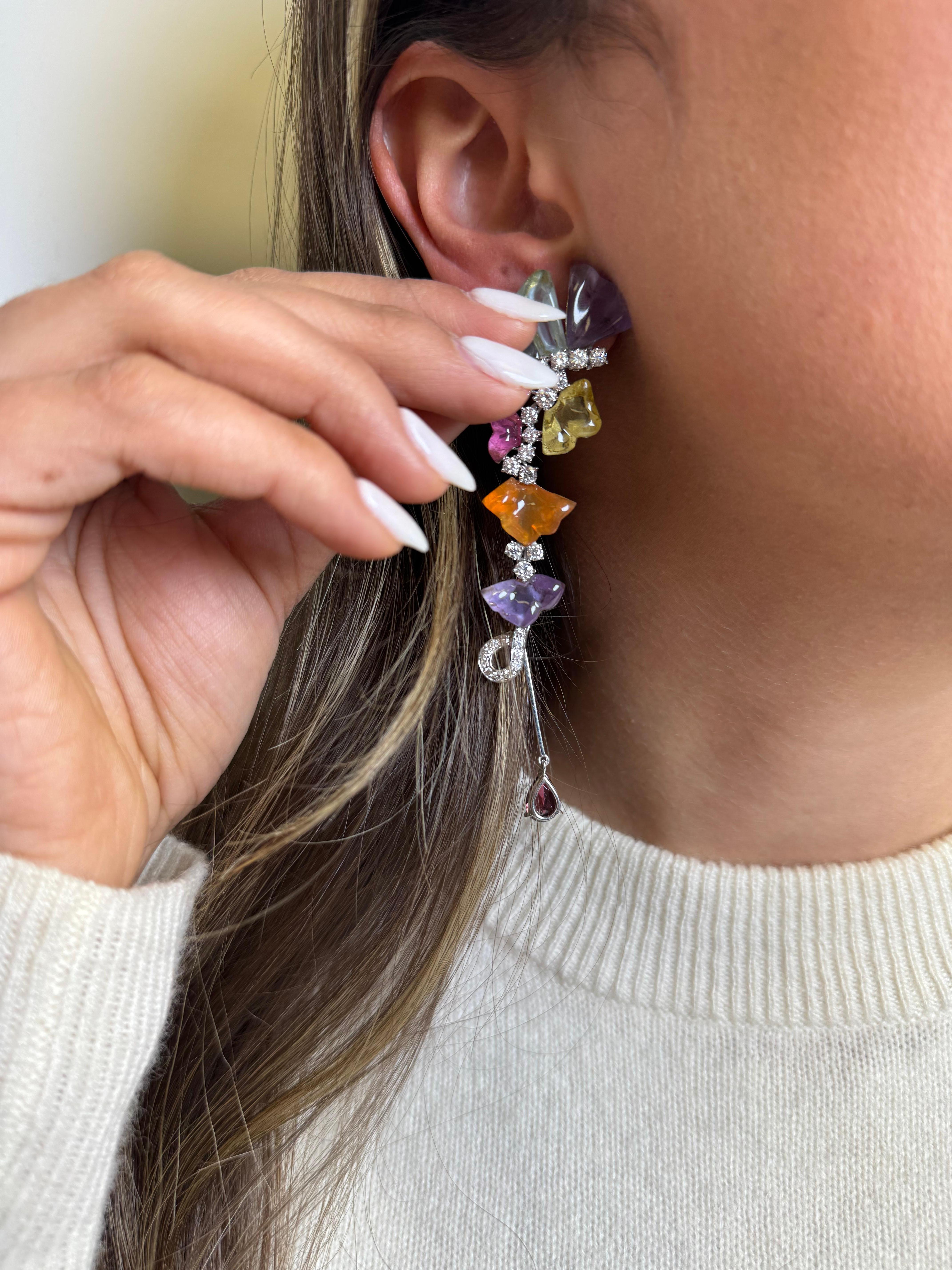 18K White Gold Carved Gemstone and Diamond Drop Earrings In condizioni ottime in vendita a Great Neck Plaza, NY