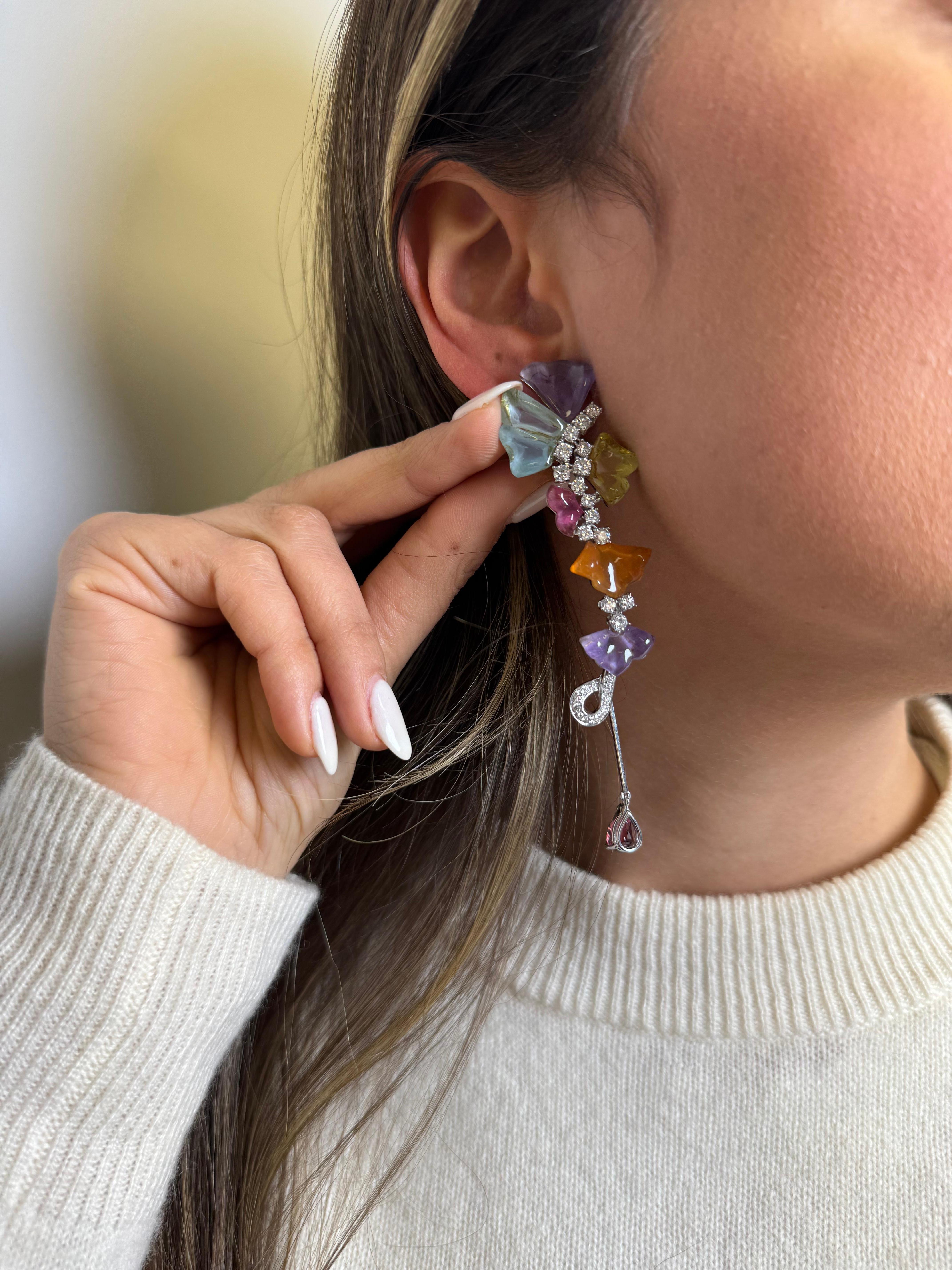 18K White Gold Carved Gemstone and Diamond Drop Earrings in vendita 2