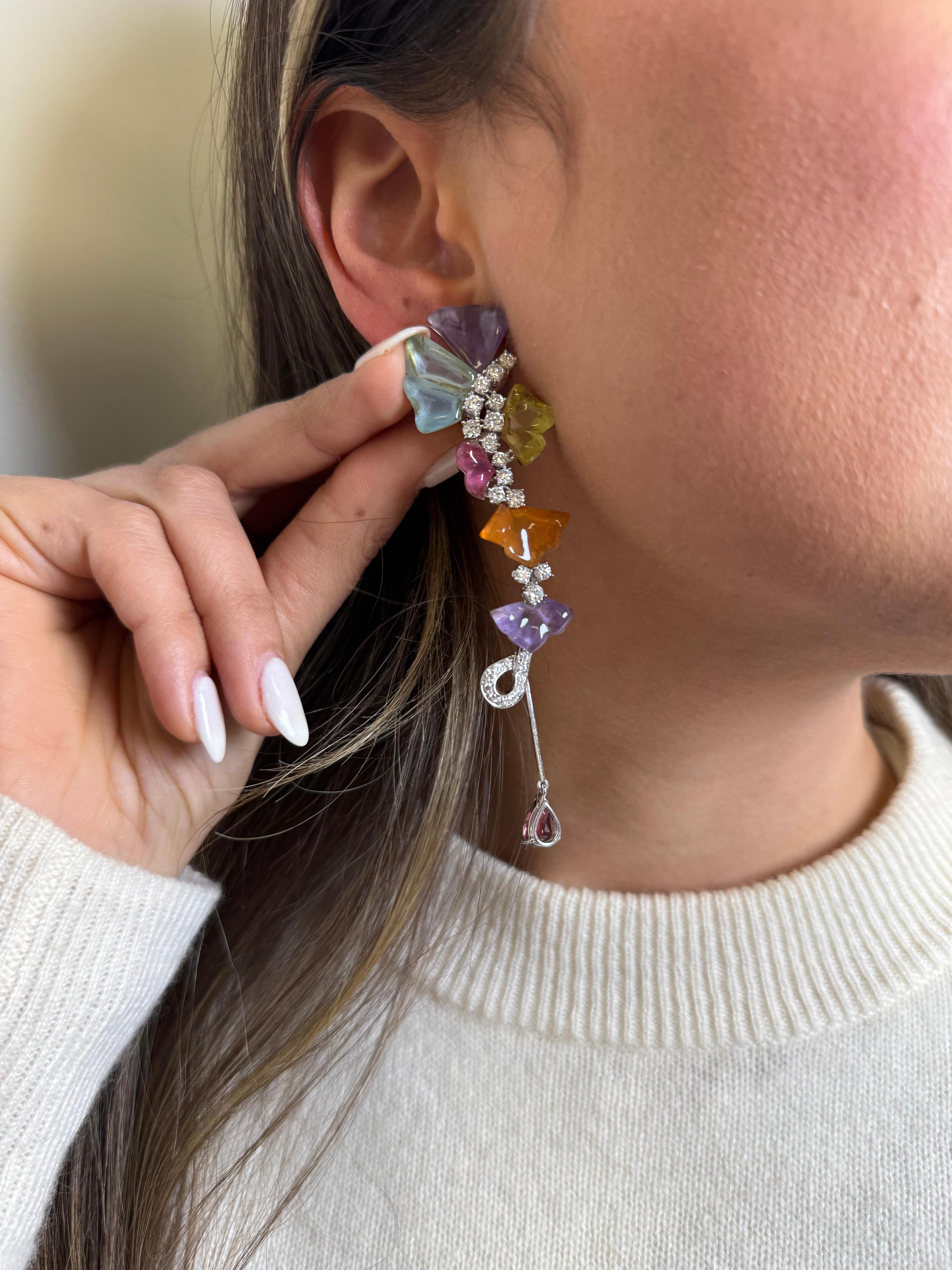 18K White Gold Carved Gemstone and Diamond Drop Earrings in vendita 3