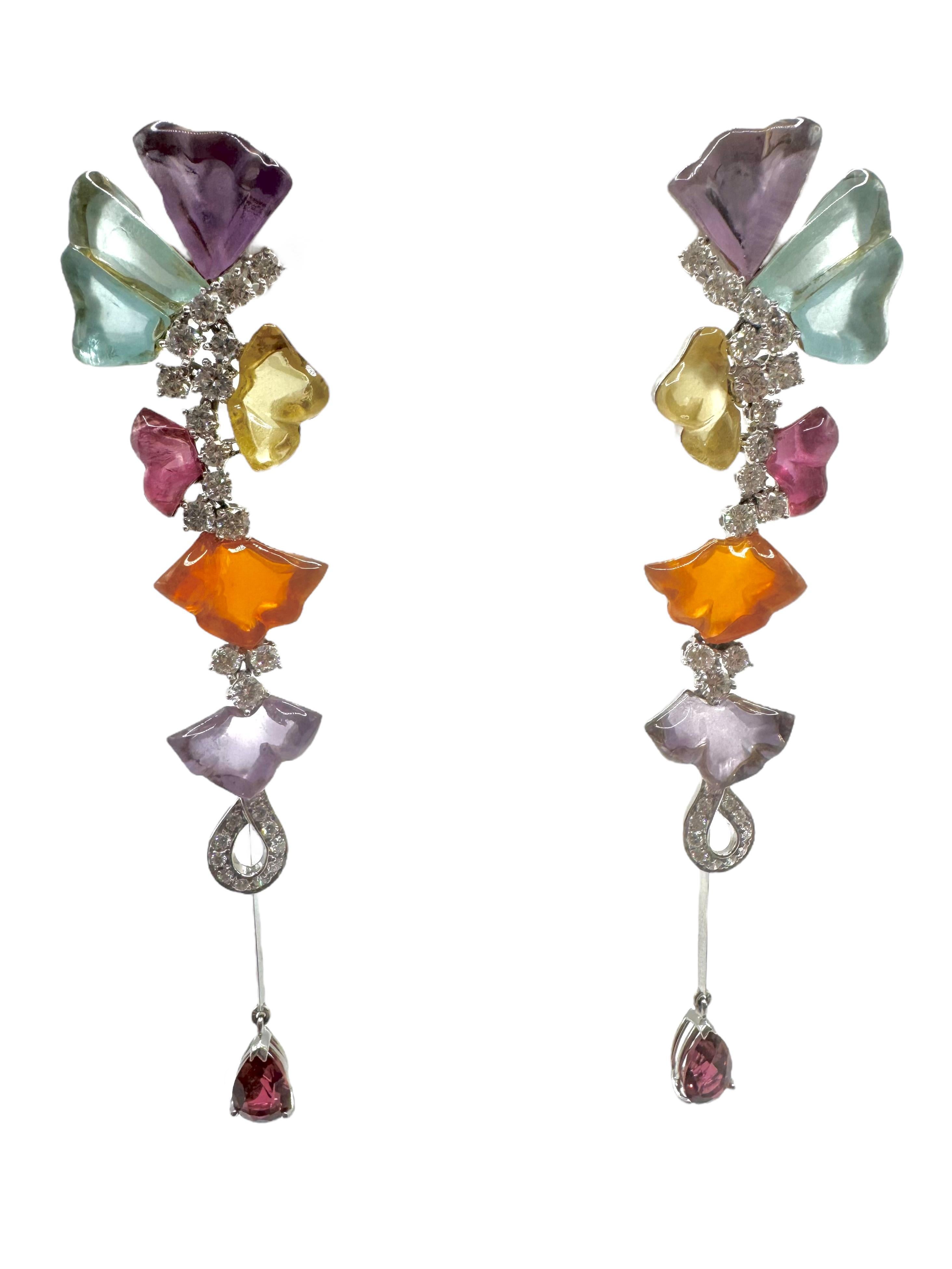 18K White Gold Carved Gemstone and Diamond Drop Earrings in vendita 4