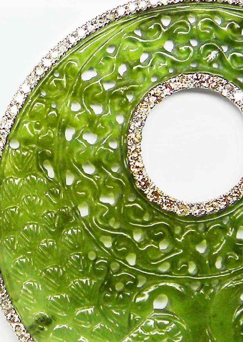 Boucles d'oreilles pendantes en or blanc 18K serpentine sculptée et diamant rond en vente 4