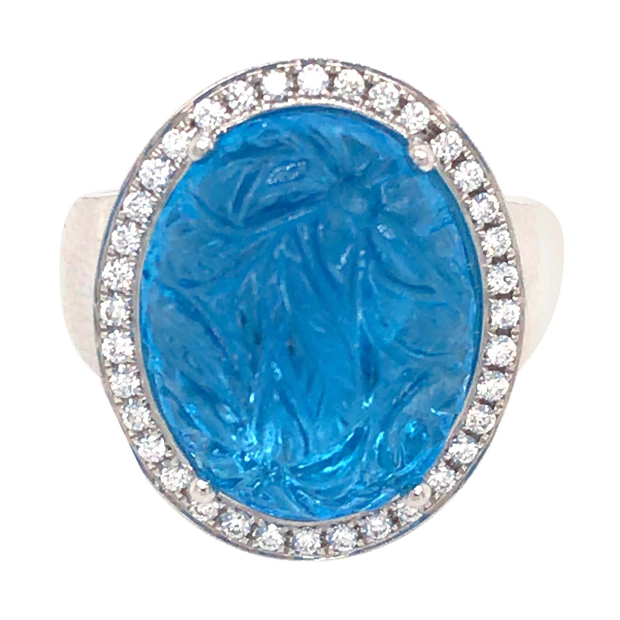 18 Karat Weißgold Ring mit geschnitztem Topas und Diamant