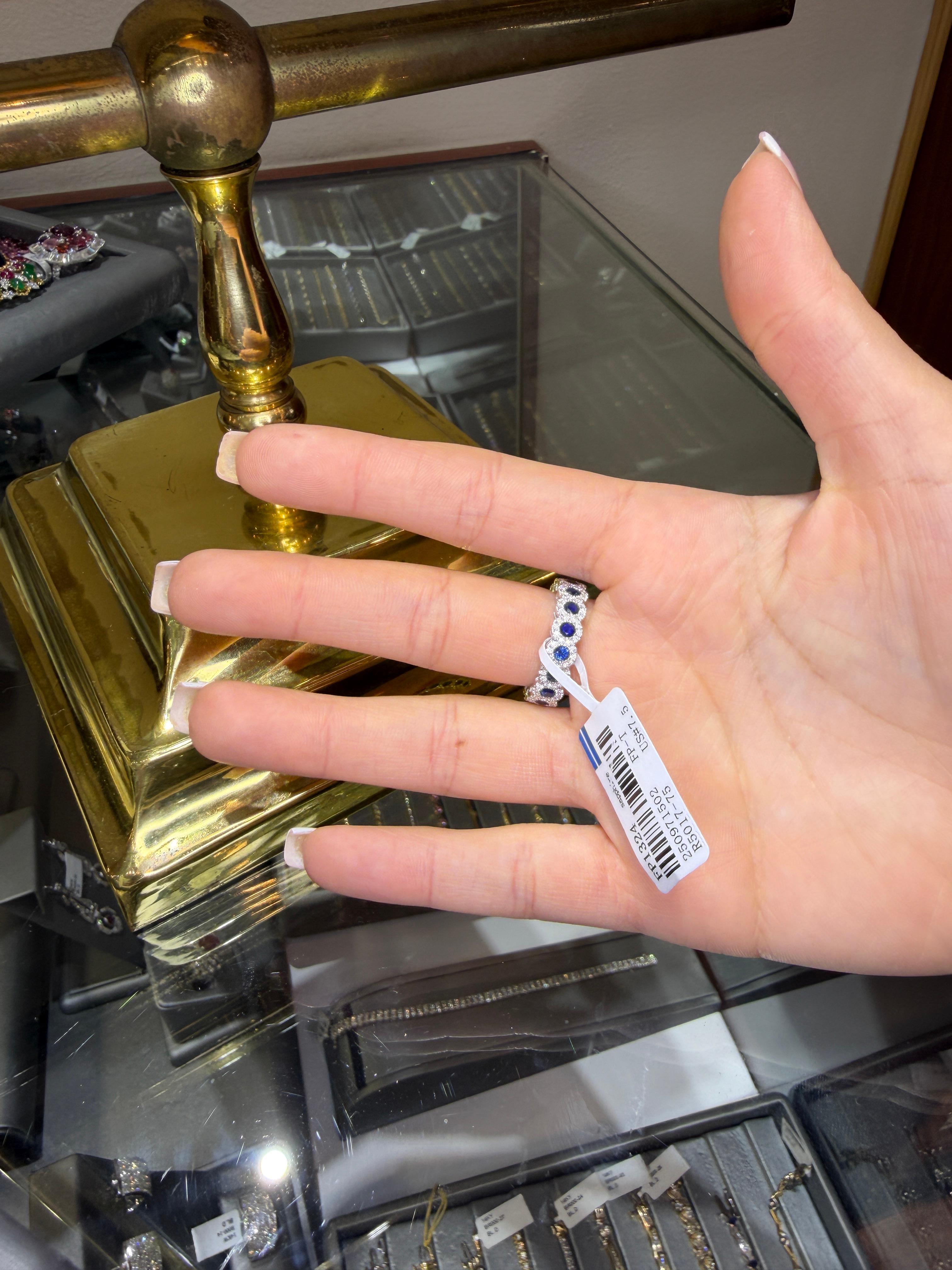 Bracelet éternel en or blanc 18 carats saphir de Ceylan et diamant 1,74 carats saphirs 1,00 carats D Pour femmes en vente