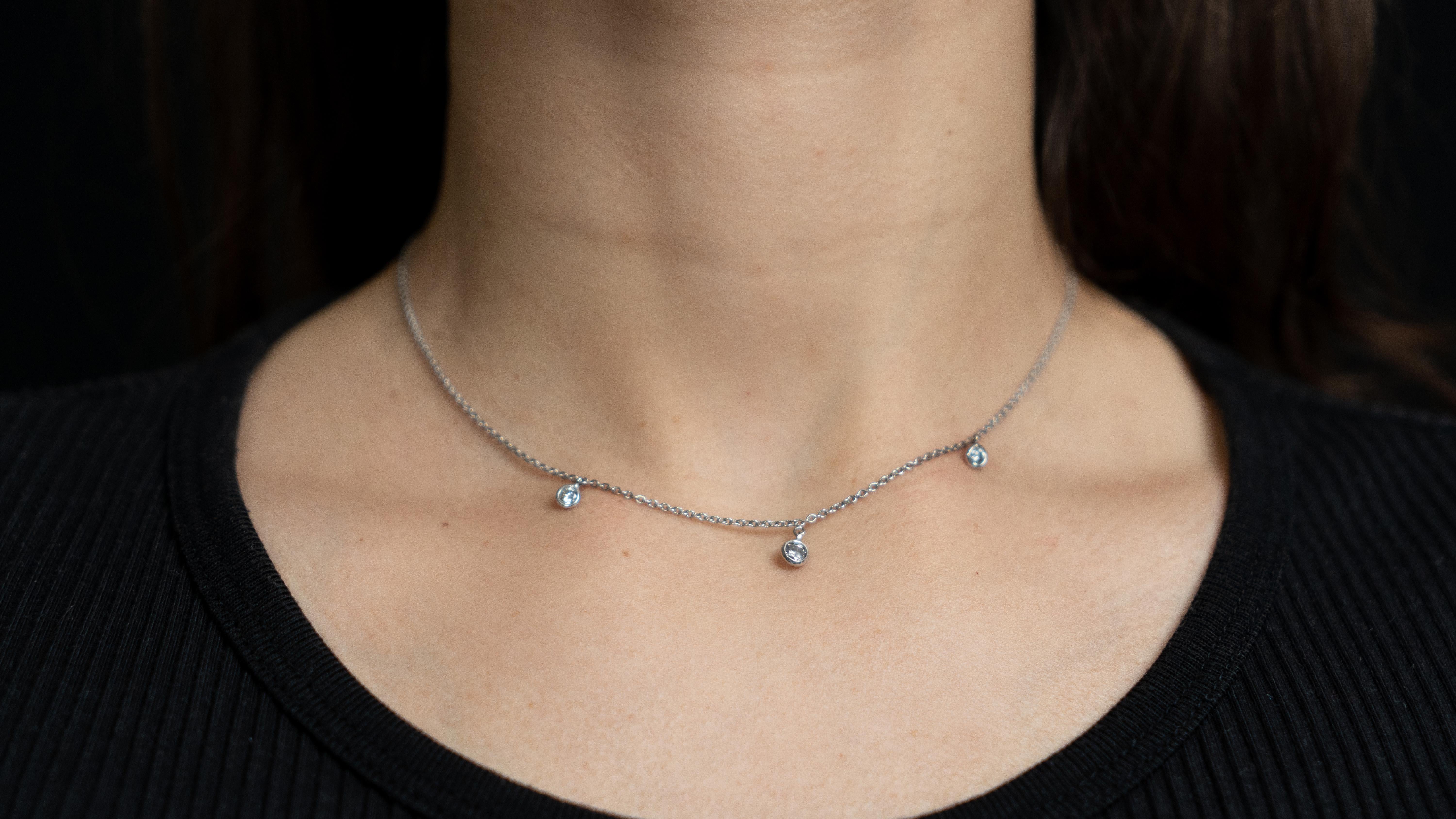 Contemporary 18K White Gold Chain Necklace Set with Three Grey Diamonds For Sale