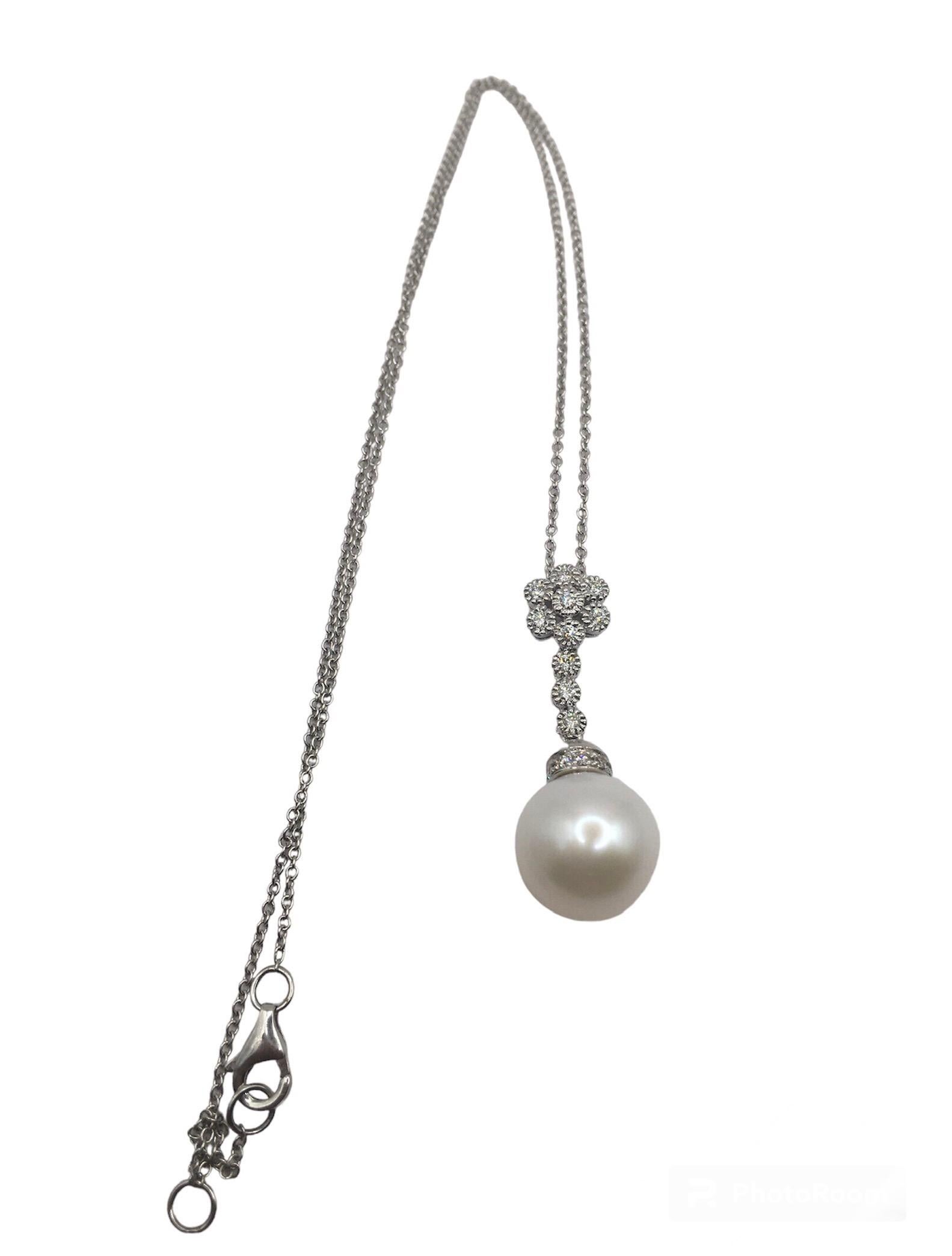 18 Karat White Gold Chain Necklace with Pearl and Diamonds In New Condition For Sale In Milano, Lombardia