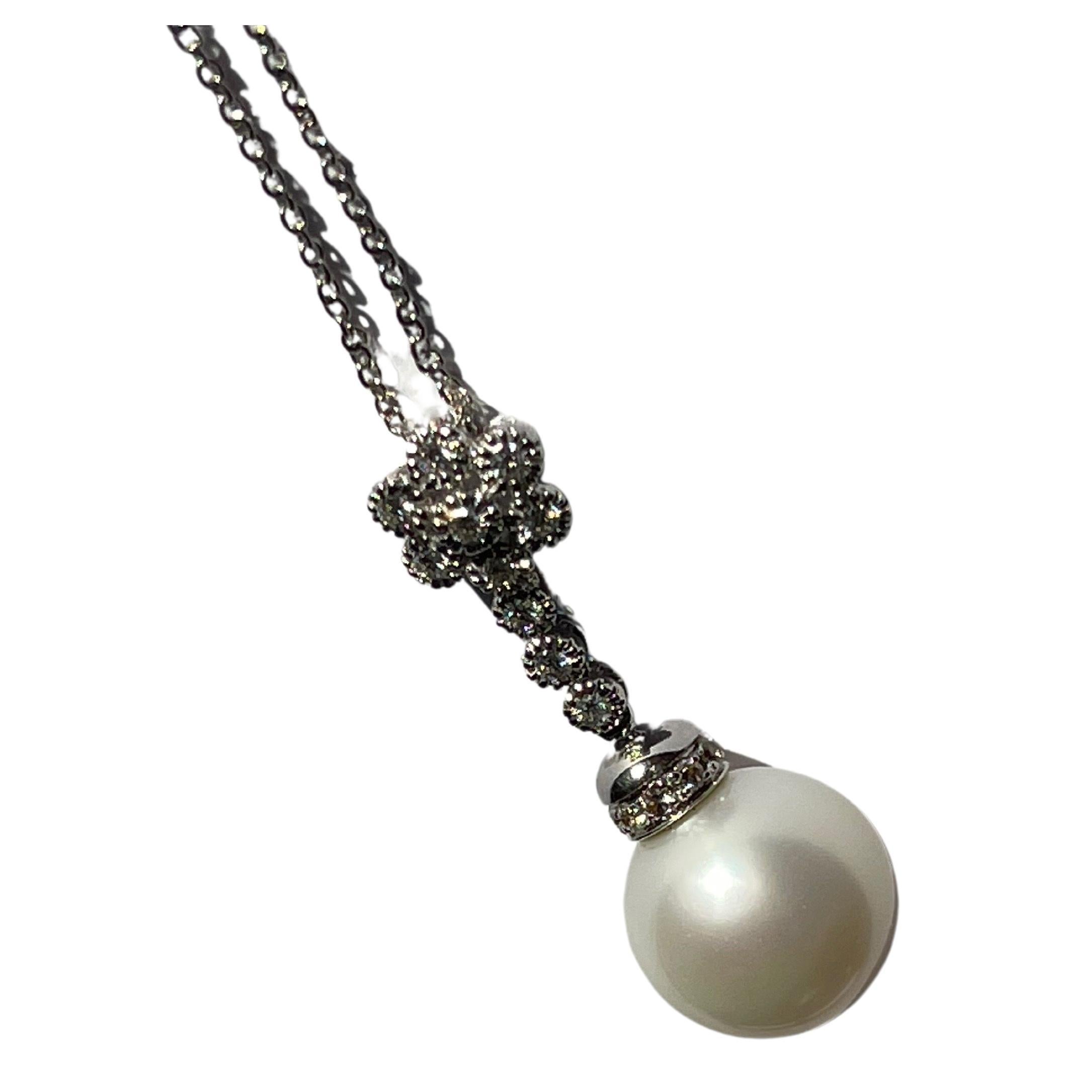 18k white gold chain with pendant with pearl and diamonds For Sale
