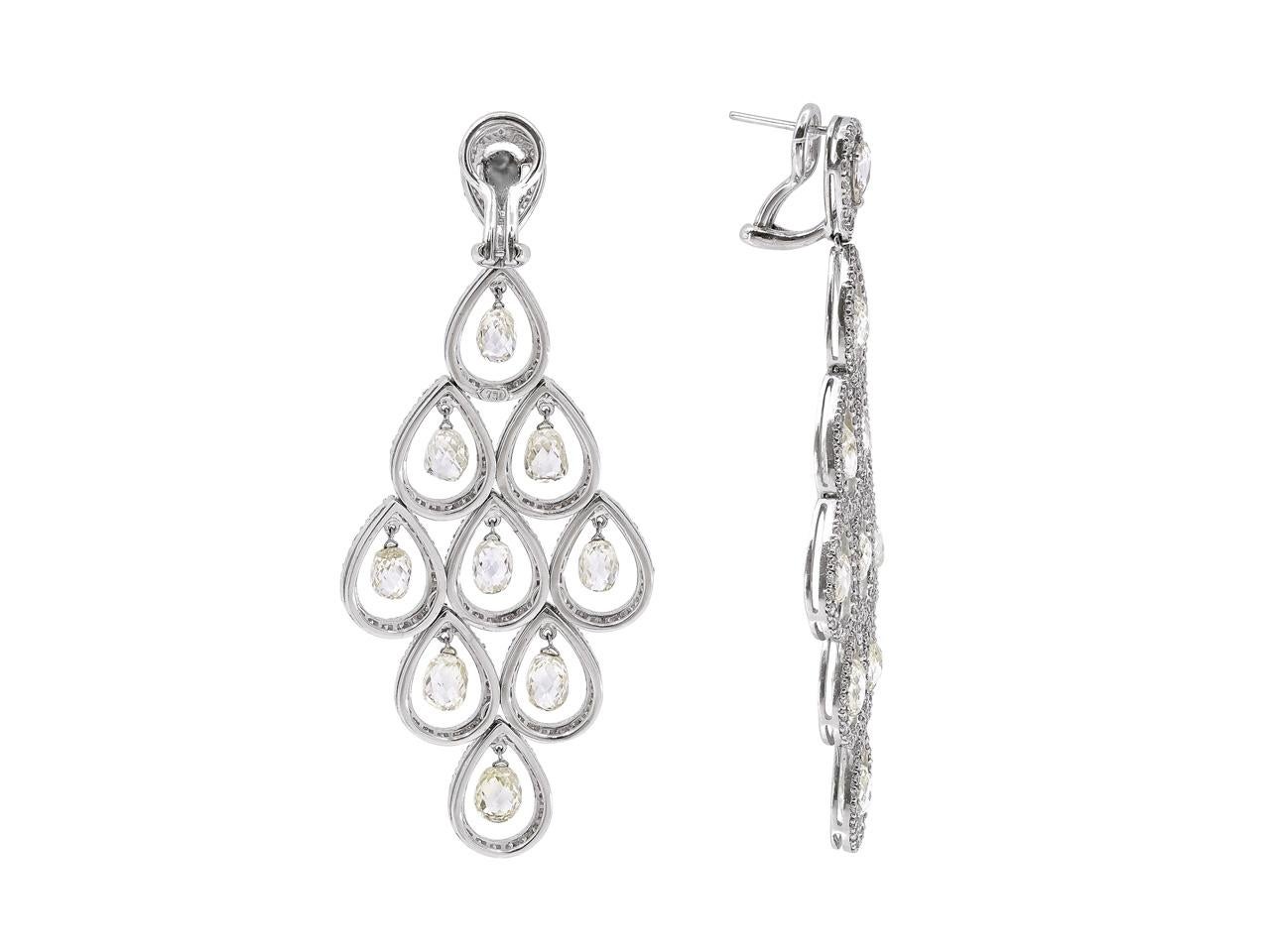 Taglio briolette Orecchini Chandelier in oro bianco 18K, 19,83 ct di diamanti Briolette, Pear e Round in vendita