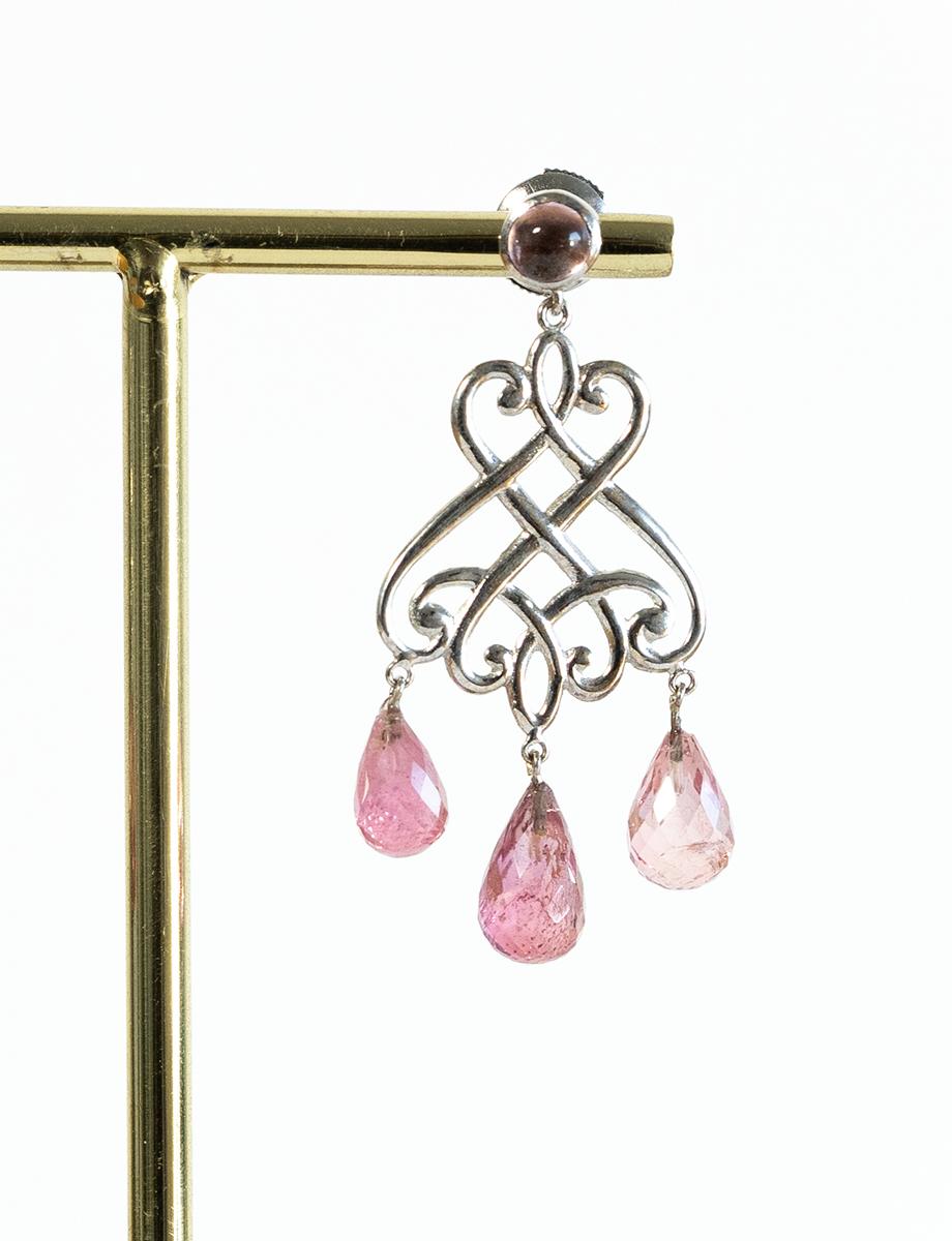 Art Deco 18K White Gold Chandelier Earrings Set with Tourmalines Cabochons and Briolettes For Sale