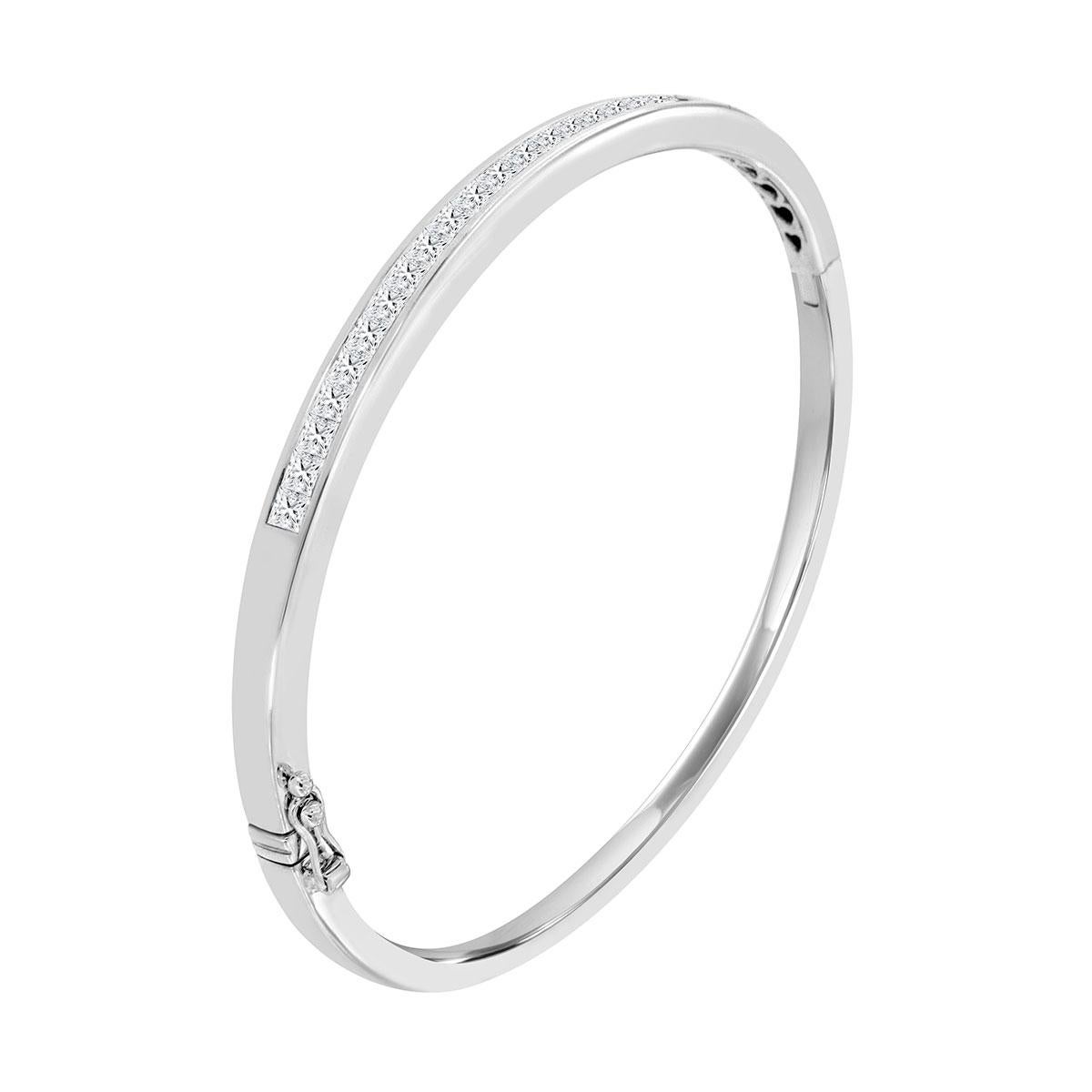 This classic bangle bracelet, highlighted by Princess Cut channel set diamonds in 18k white gold with a box clasp and a safety hinge.

Product details: 

Center Gemstone Type: NATURAL DIAMOND
Center Gemstone Color: WHITE
Center Gemstone Shape: