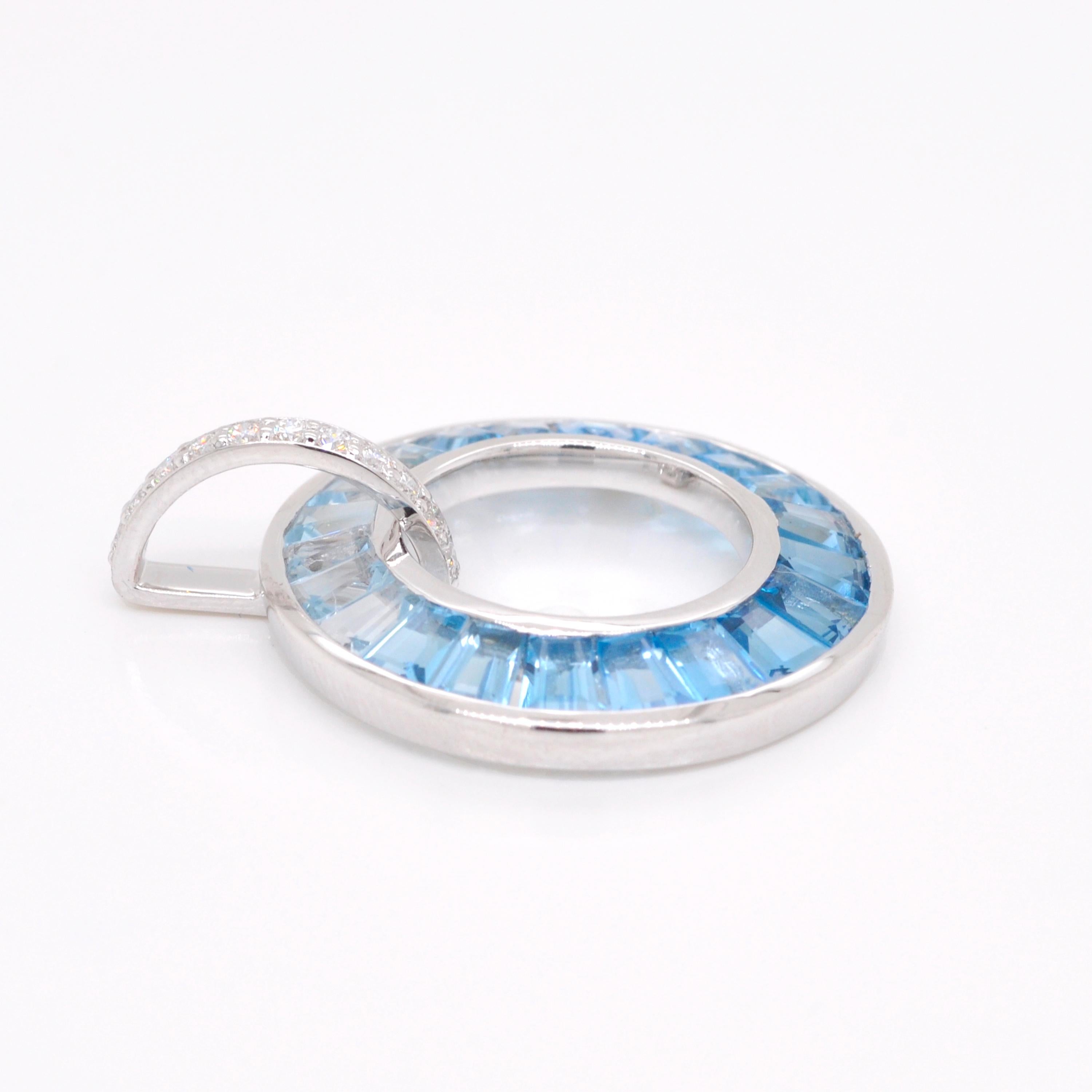 Tapered Baguette 18K White Gold Channel-Set Blue Topaz Baguettes Diamond Circle Pendant Necklace For Sale