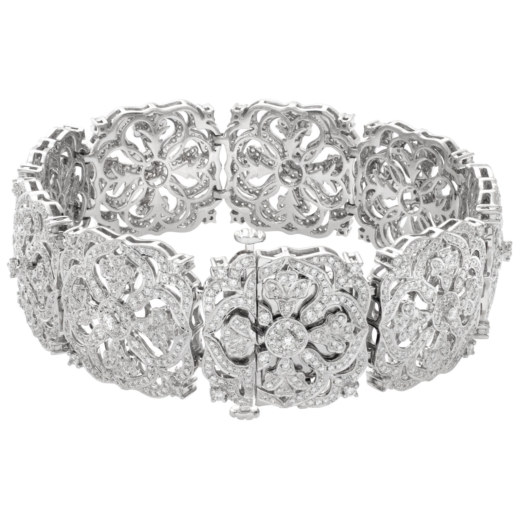 18k white gold Charles Krypell diamond floral amulet bracelet In Excellent Condition For Sale In Surfside, FL