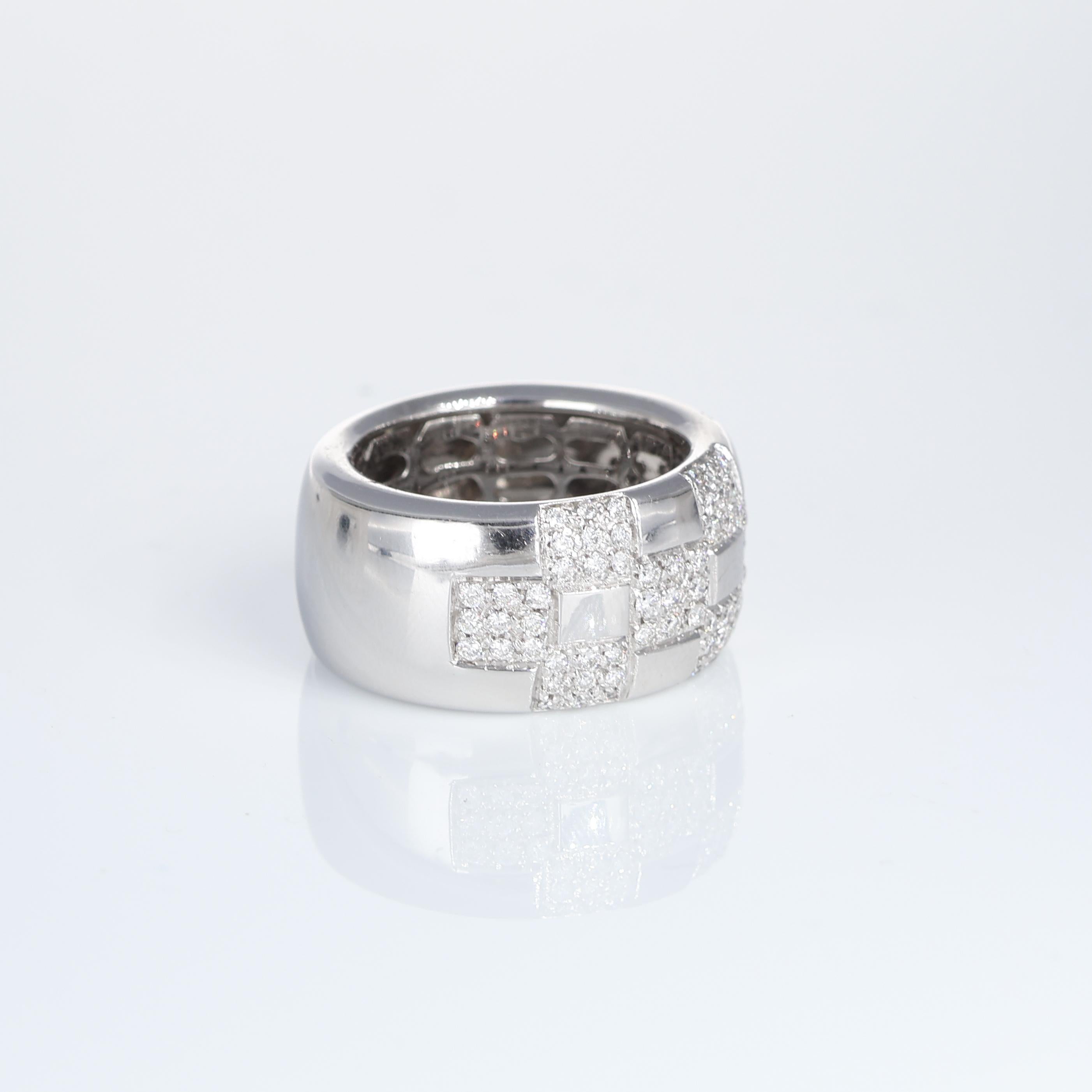 18k White Gold Checkerboard Ring with Pavé Diamonds 0.72 carats In New Condition For Sale In Bergamo, BG