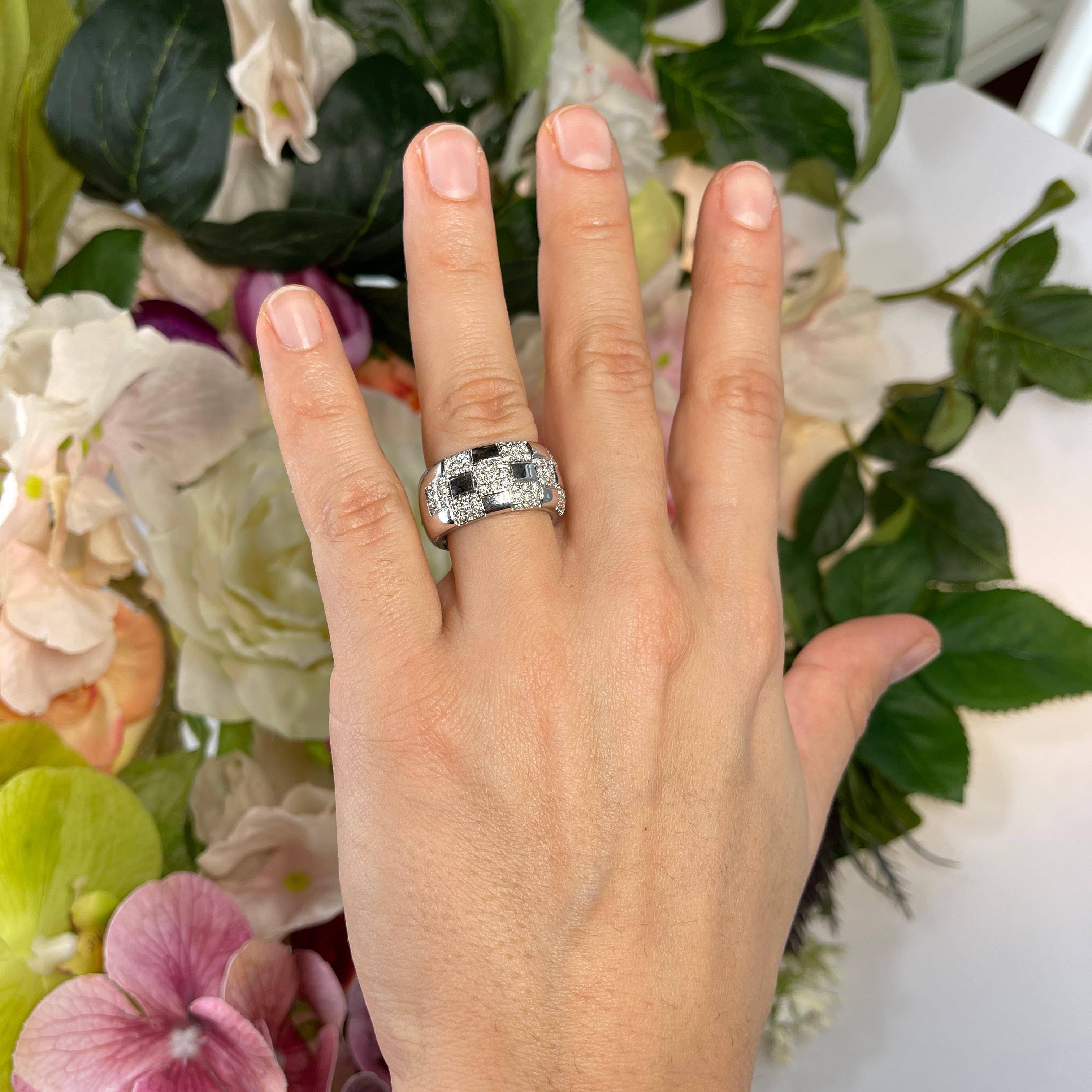 18k White Gold Checkerboard Ring with Pavé Diamonds 0.72 carats For Sale 1