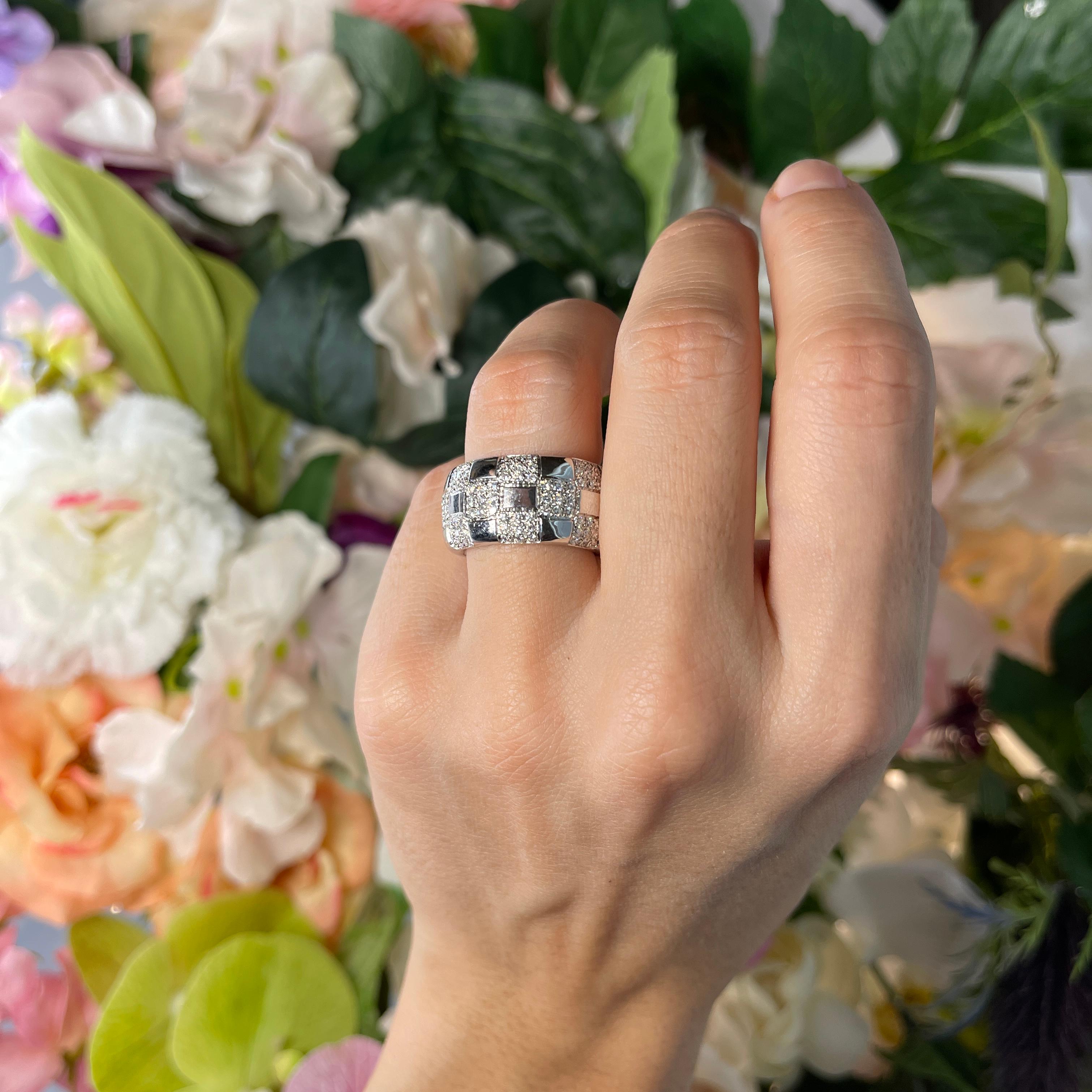 18k White Gold Checkerboard Ring with Pavé Diamonds 0.72 carats For Sale 2