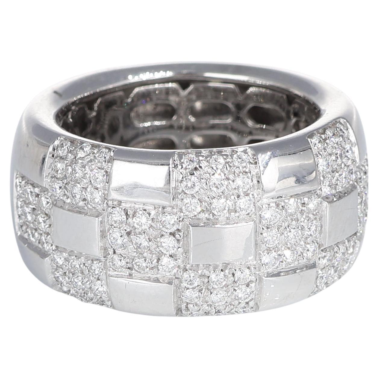 18k White Gold Checkerboard Ring with Pavé Diamonds 0.72 carats For Sale
