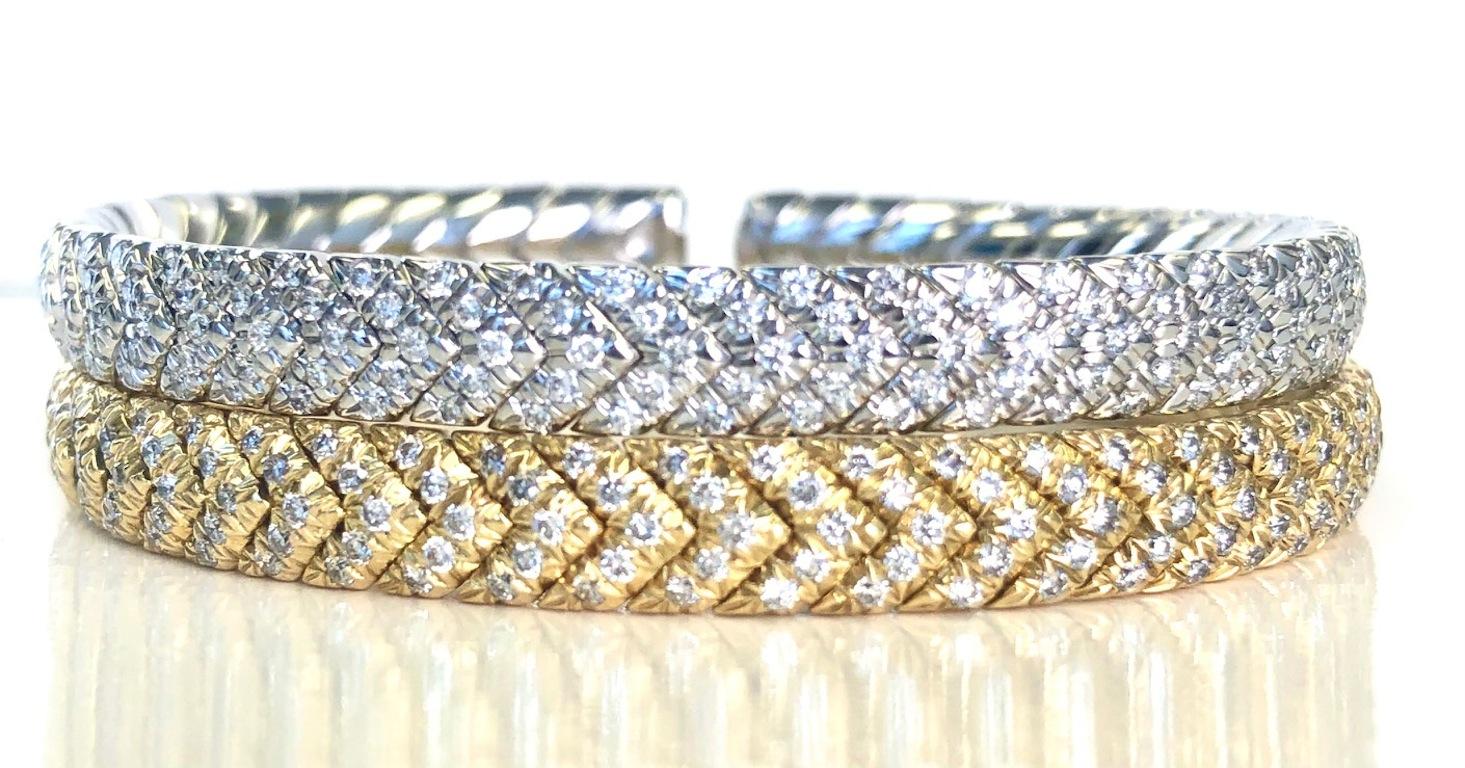 18 Karat White Gold Chevron Diamond Bangle Bracelet For Sale 2
