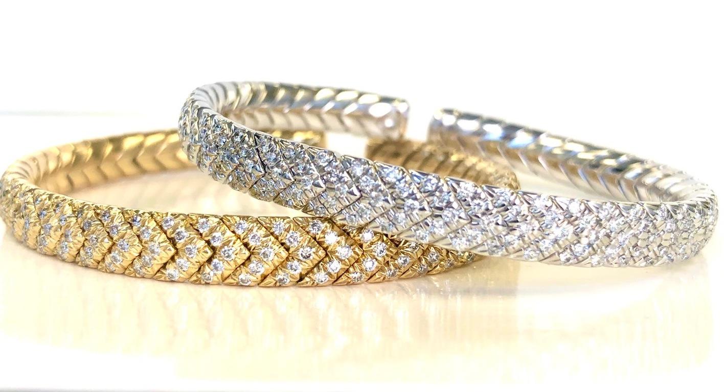18 Karat White Gold Chevron Diamond Bangle Bracelet For Sale 4