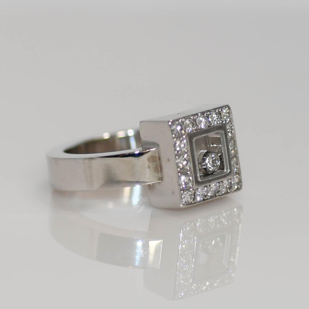 Brilliant Cut 18K White Gold Chopard Happy Diamond Ring, w Box For Sale