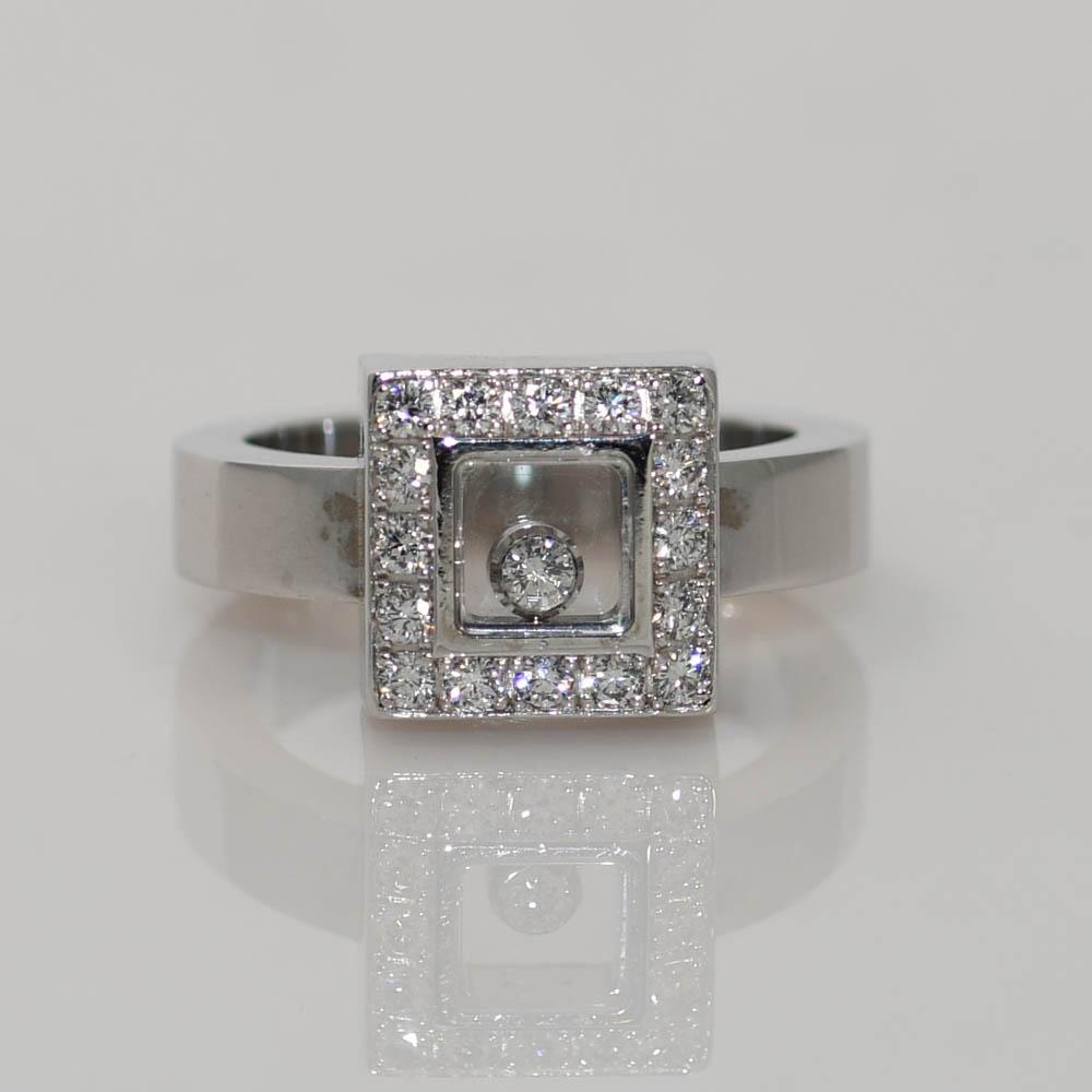 Women's 18K White Gold Chopard Happy Diamond Ring, w Box For Sale