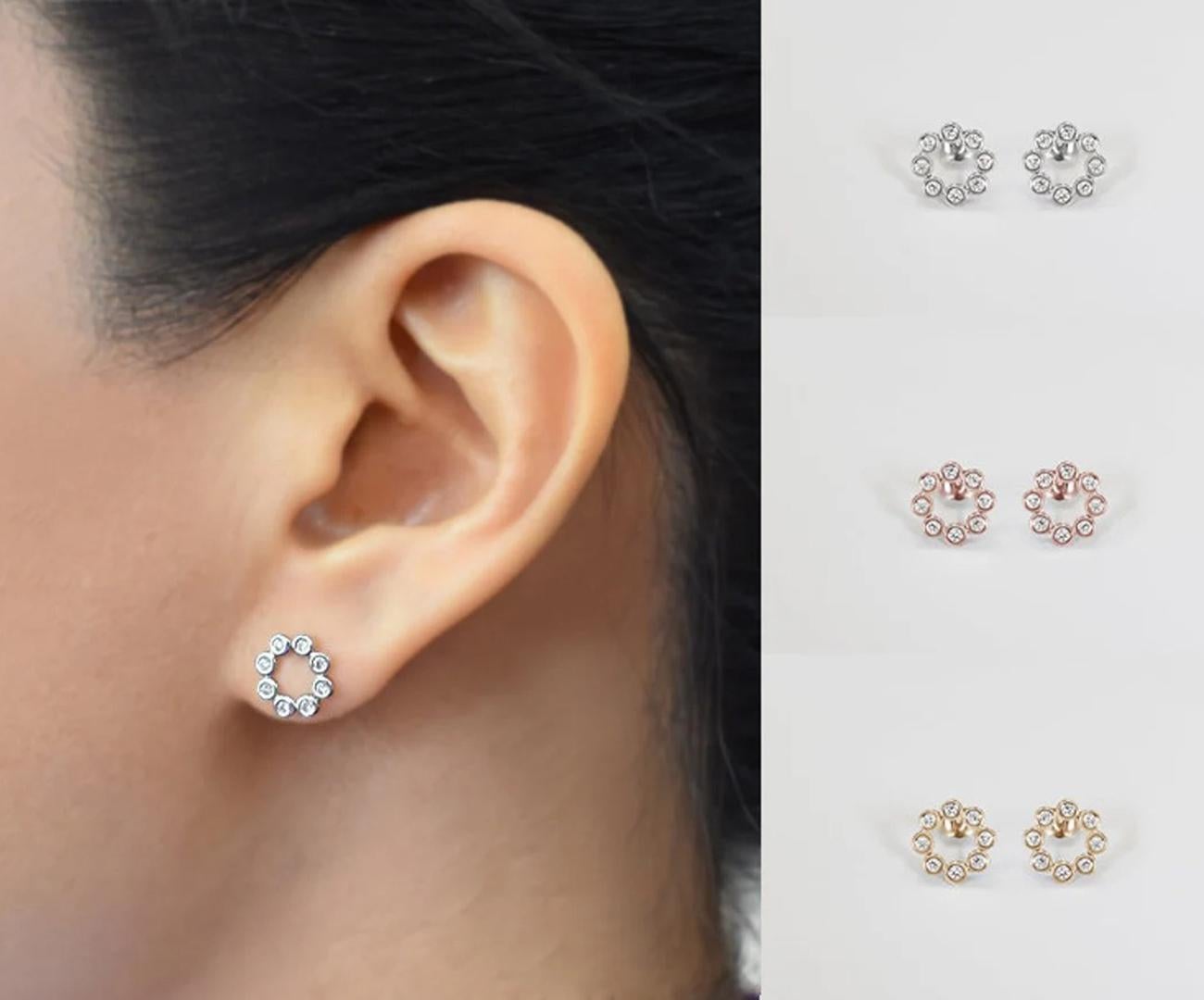 Modern 18k Gold Circle Earrings Diamond Circle Stud Earrings Floral Stud Earrings For Sale