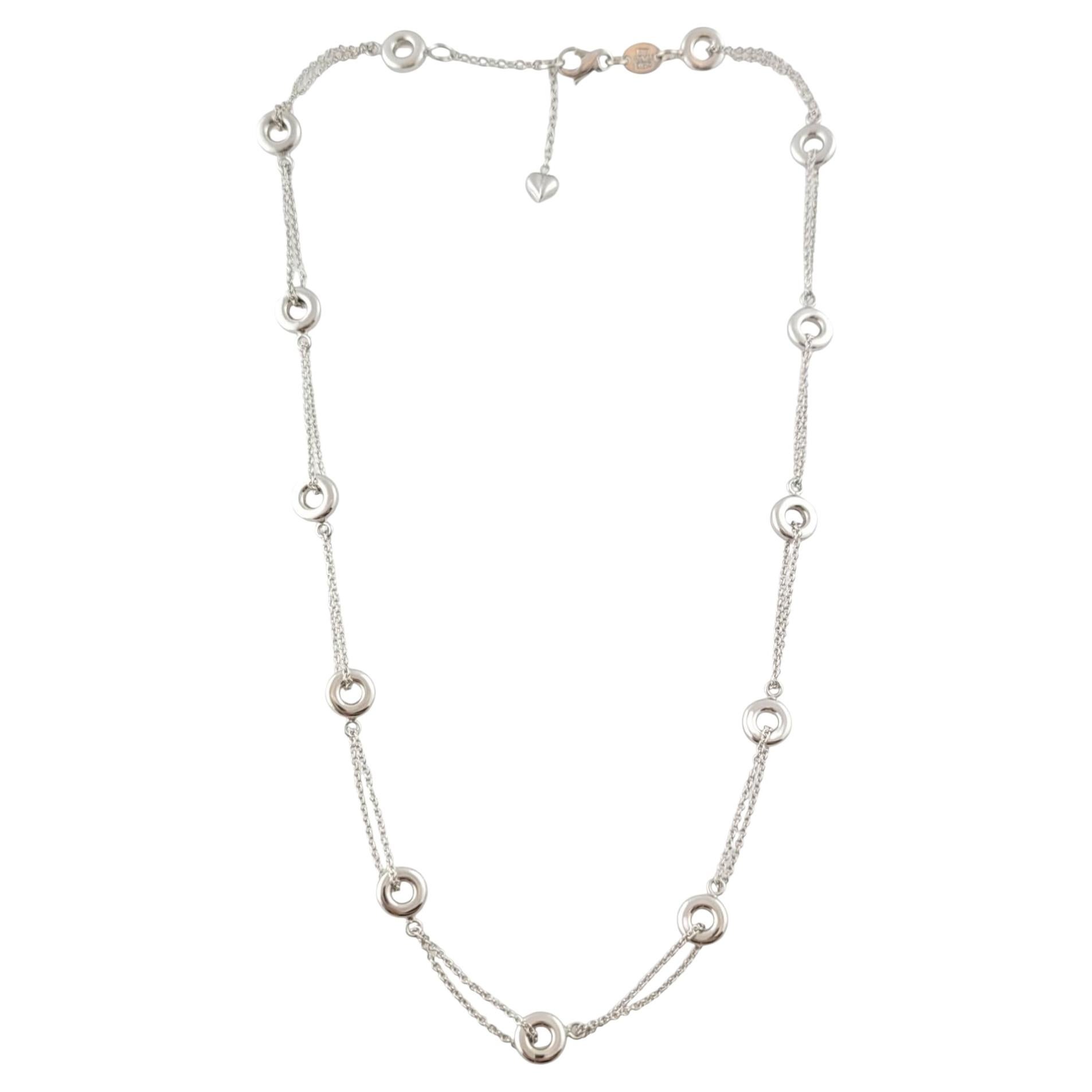 What is a station necklace?