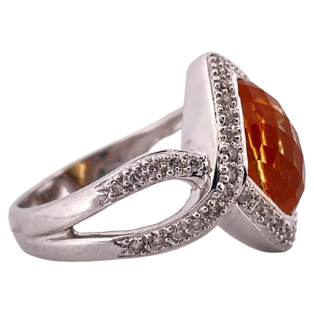 Taille losange Bague en or blanc 18k avec citrine et diamant en vente