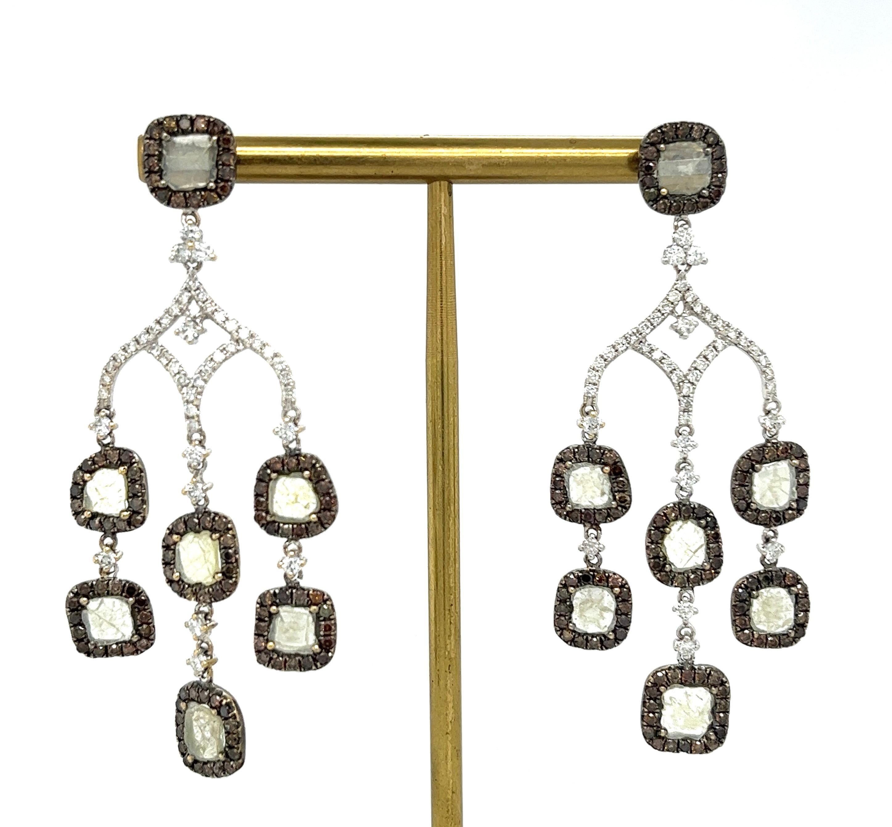 18K White Gold Classic Diamond Drop Earrings In New Condition For Sale In Hong Kong, HK