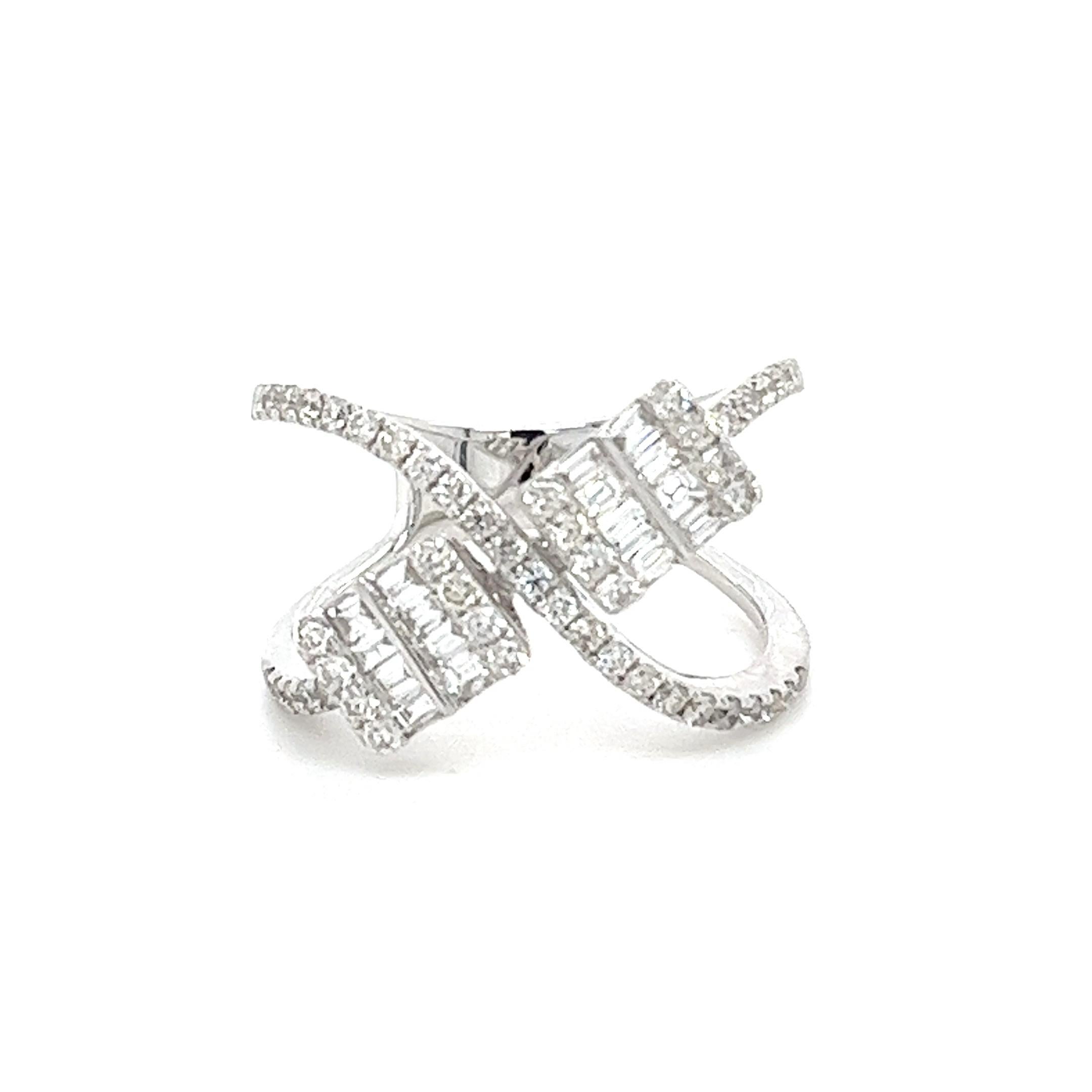 Anello classico con diamante in oro bianco 18 carati In condizioni Nuovo in vendita a Hong Kong, HK