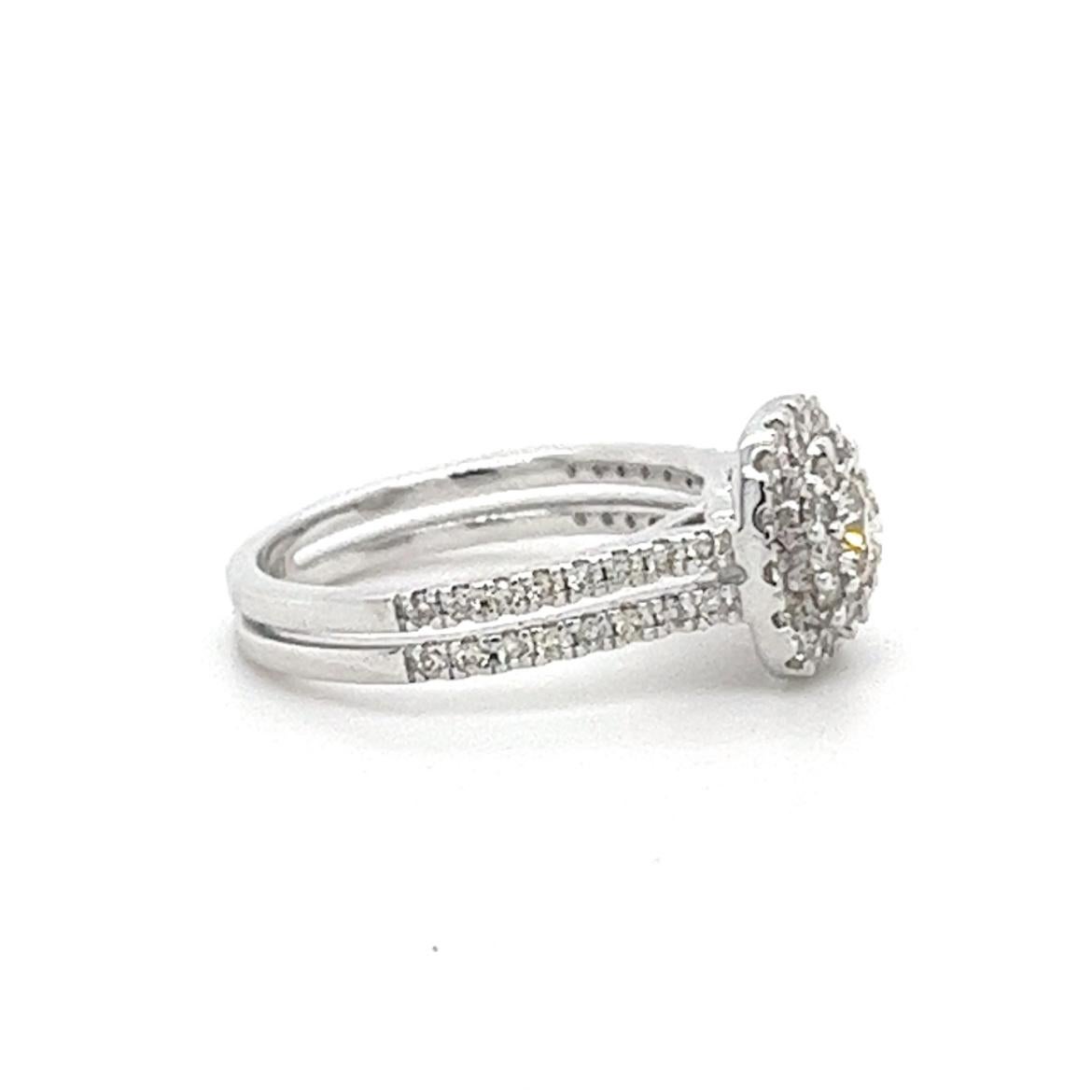 18K White Gold Classical Diamond Ring In New Condition For Sale In Hong Kong, HK