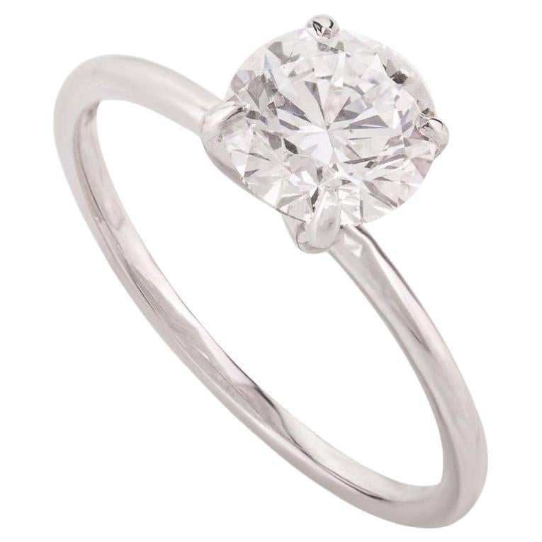 18k White Gold Cluster Moissanite Solitaire Ring for Wedding Anniversary Gift