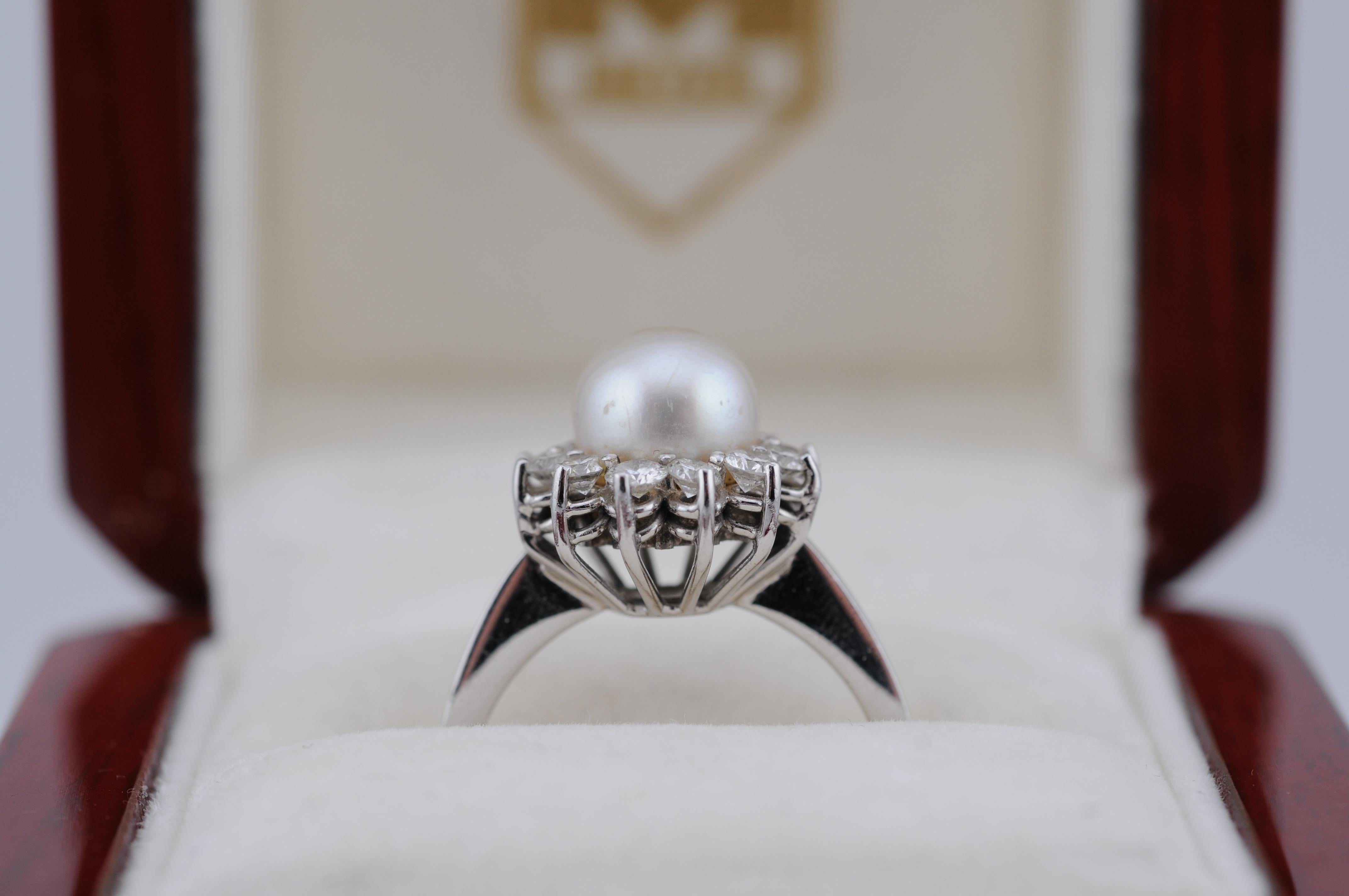 Brilliant Cut 18k White Gold Cluster Ring with Cultured Pearl and Diamonds For Sale
