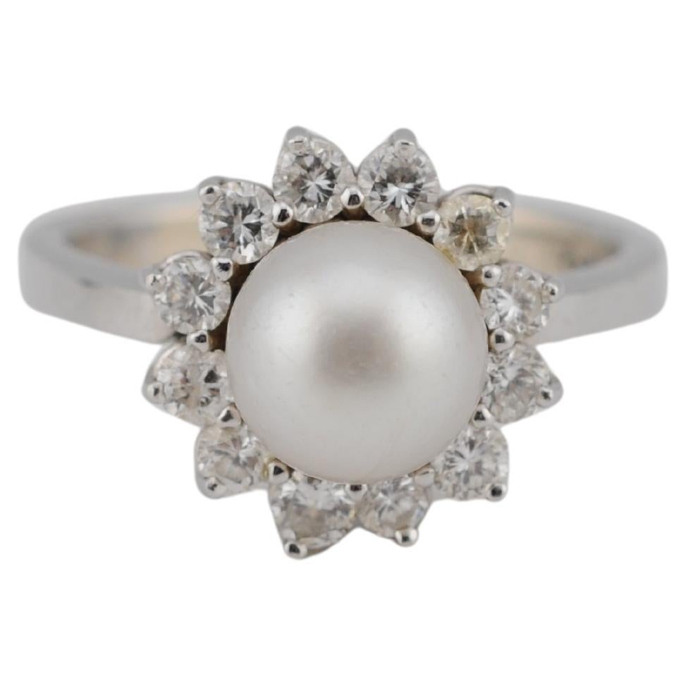 18k White Gold Cluster Ring with Cultured Pearl and Diamonds For Sale