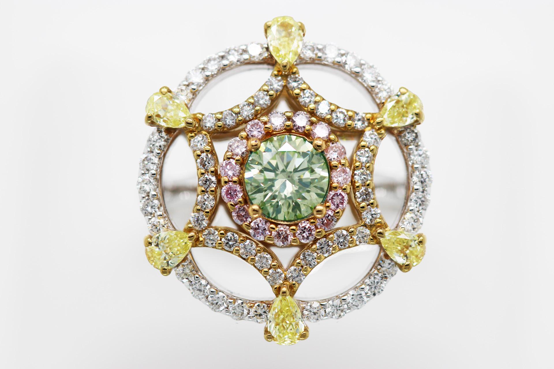 18k White Gold Cocktail Ring 0.60 ct Fancy Yellow Green Diamond GIA Scarselli In New Condition For Sale In New York, NY
